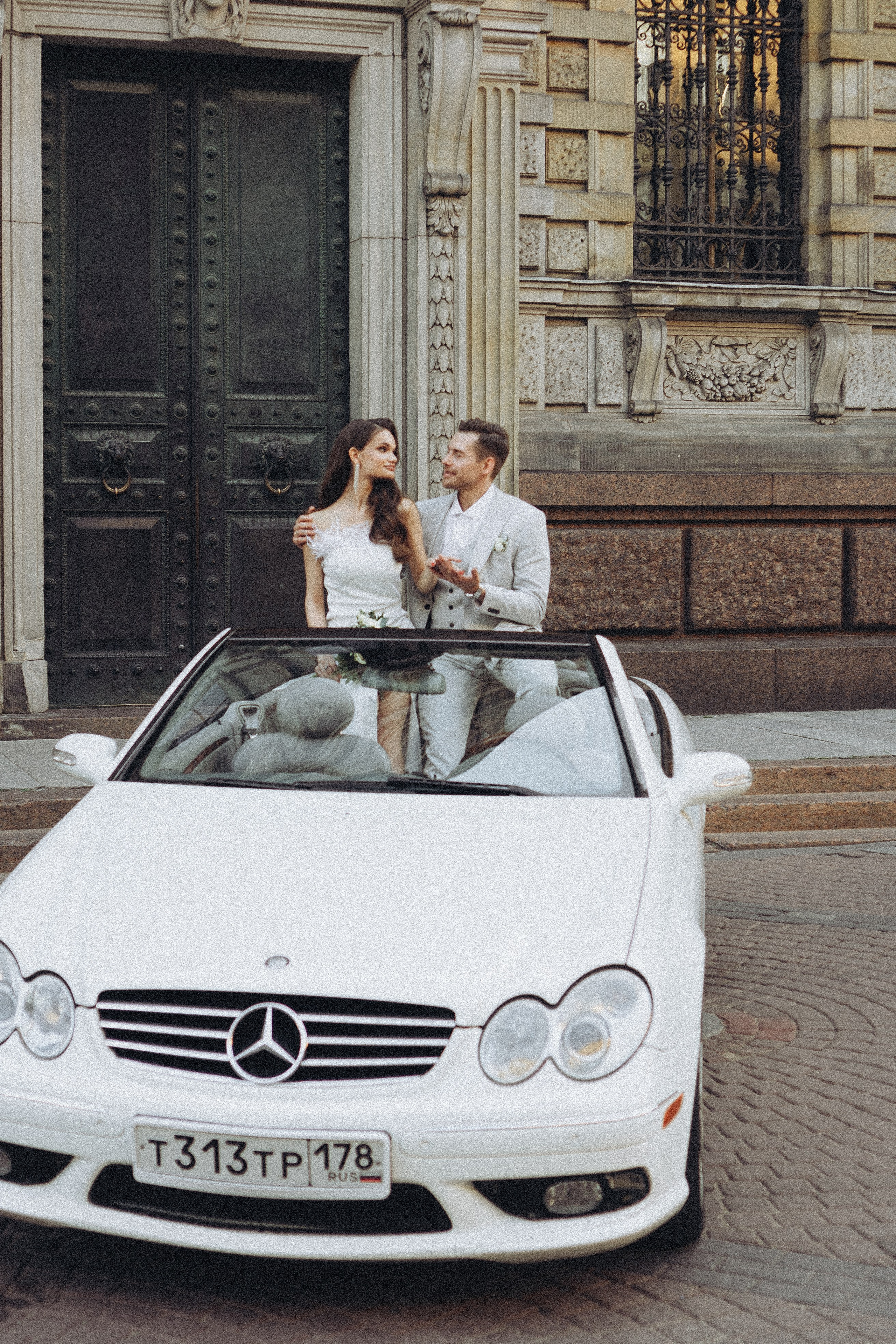 Свадебная сьемка у академии Штиглица. Профессиональный фотограф, Санкт-Петербург — Виктория Богомолова