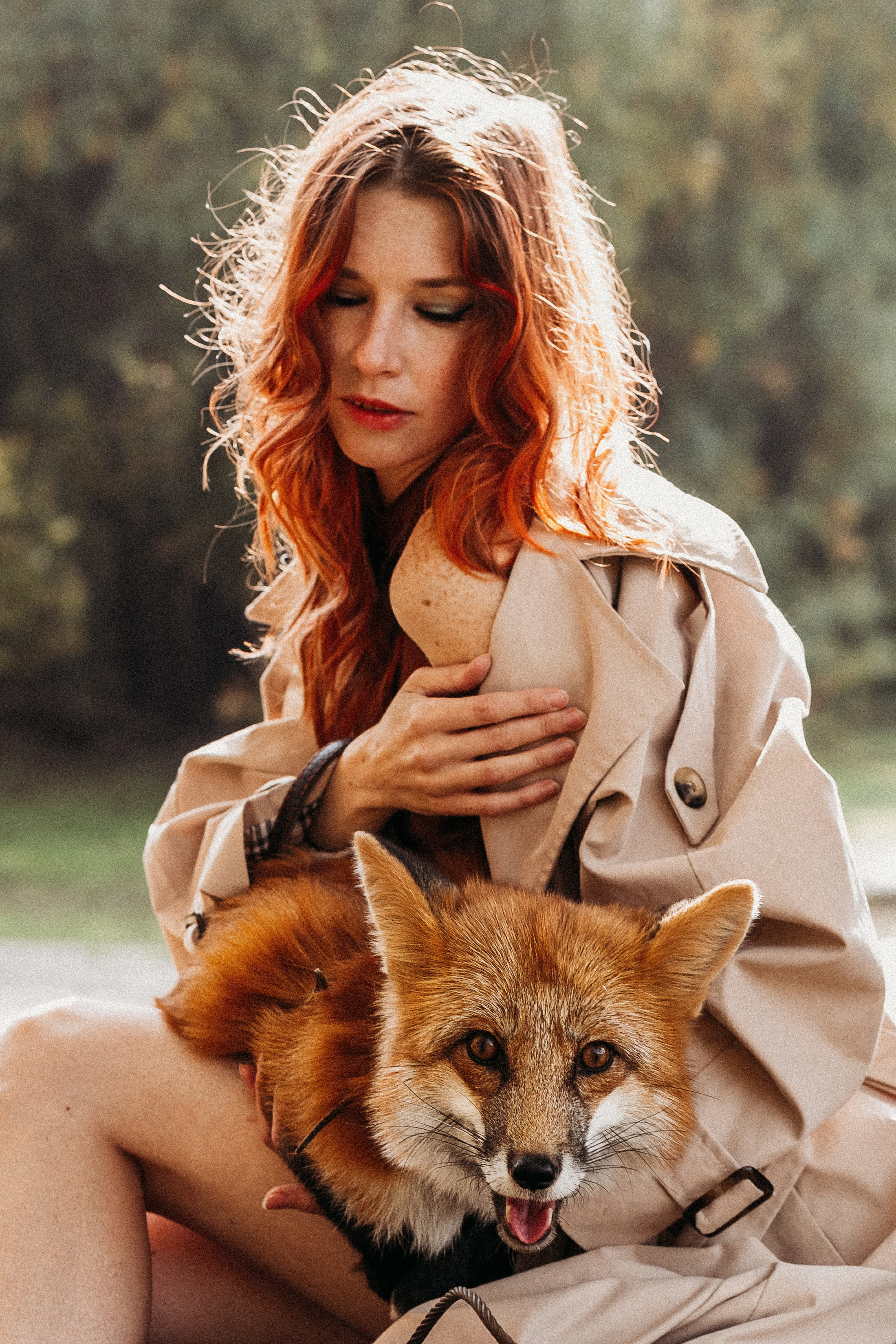 С лисом на берегу. Фотограф в  г. Новосибирск