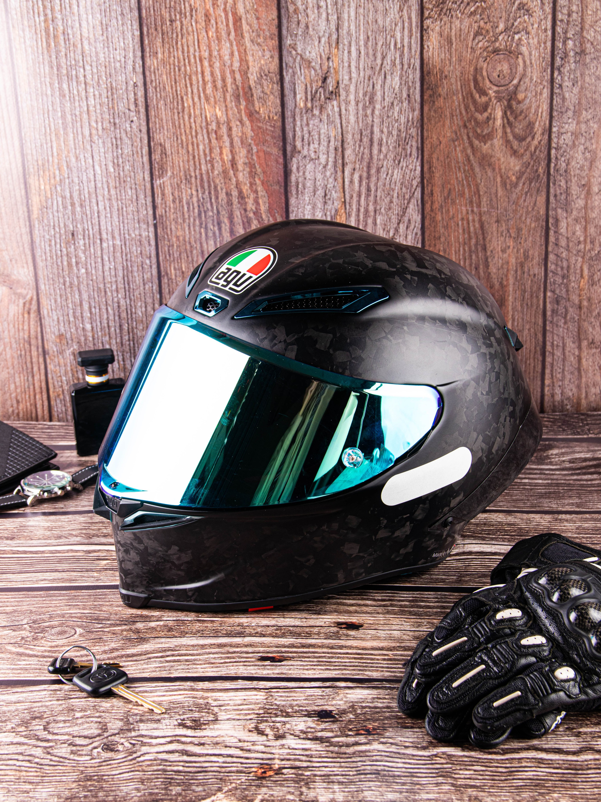 Мотоциклетный шлем. «Матрица»