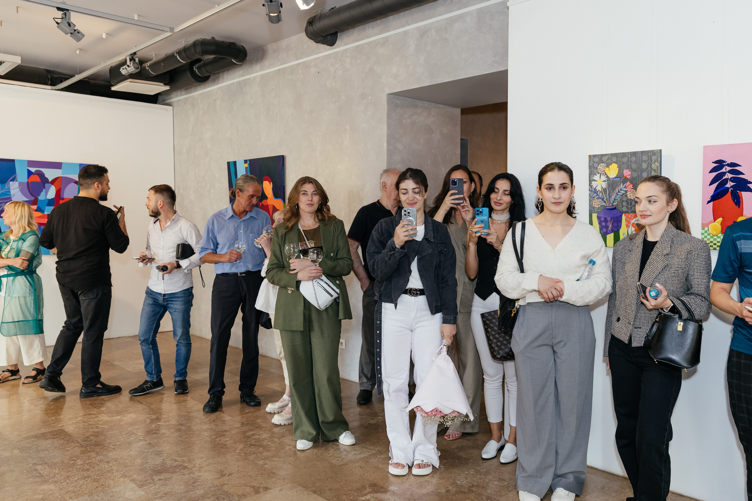 Выставка Лиры Алборовой «Цвет — это я». Свадебный и репортажный фотограф в Санкт-Петербурге Николай Голованов