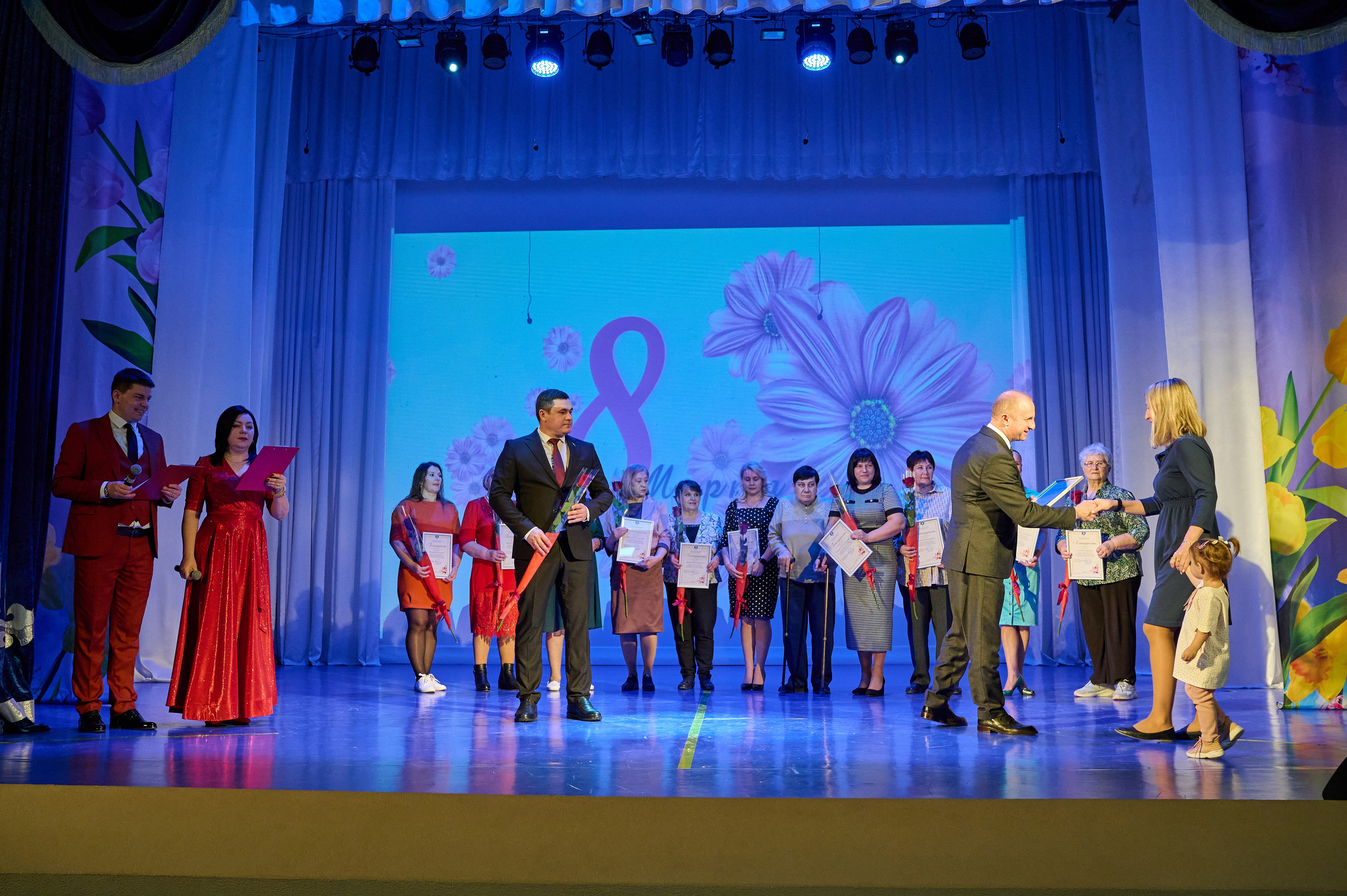 8 марта в Марьиной роще. Жизнь курорта Кабардинка в фотографиях