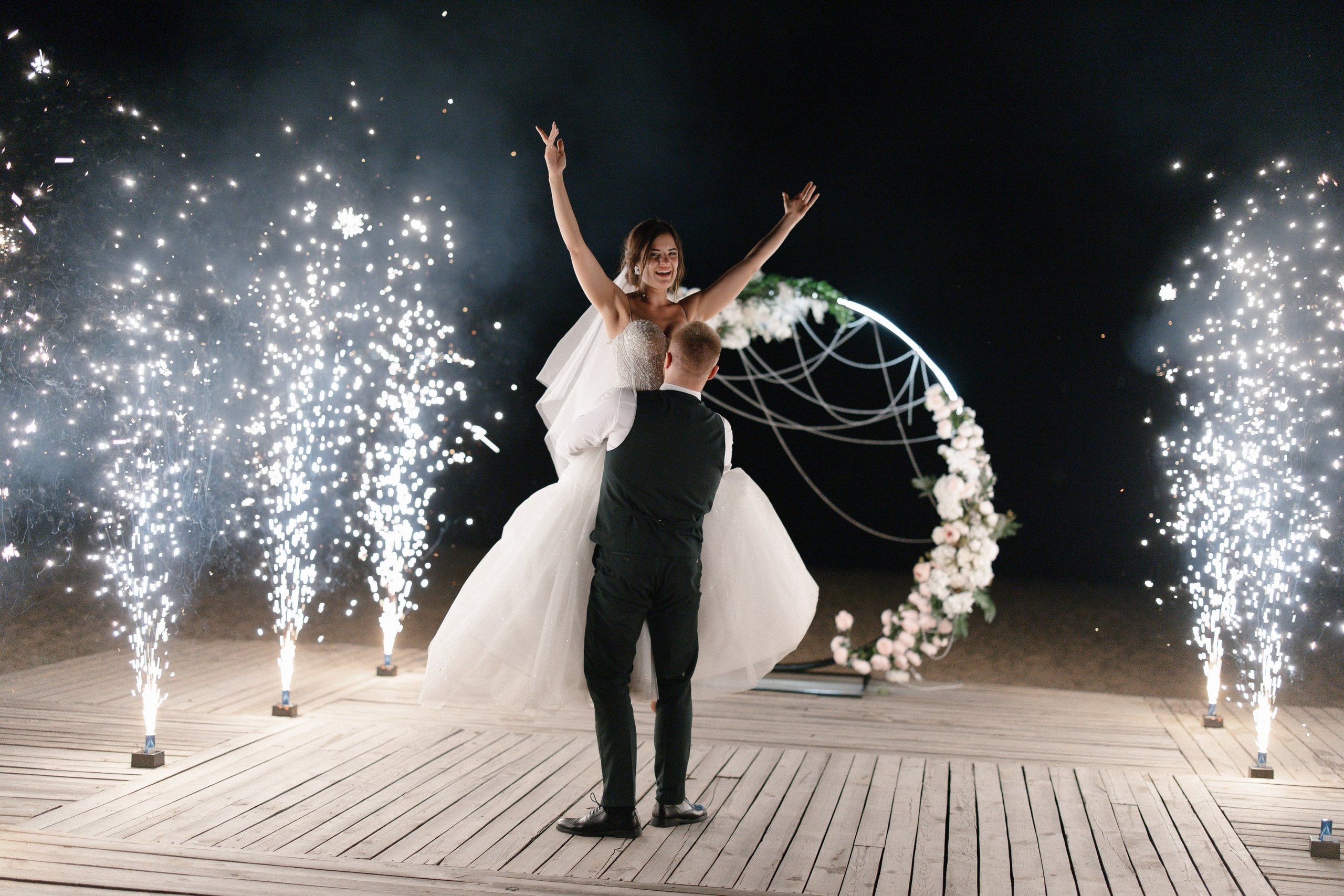 СВАДЕБНЫЕ ЭФФЕКТЫ «ФЕНИКС»