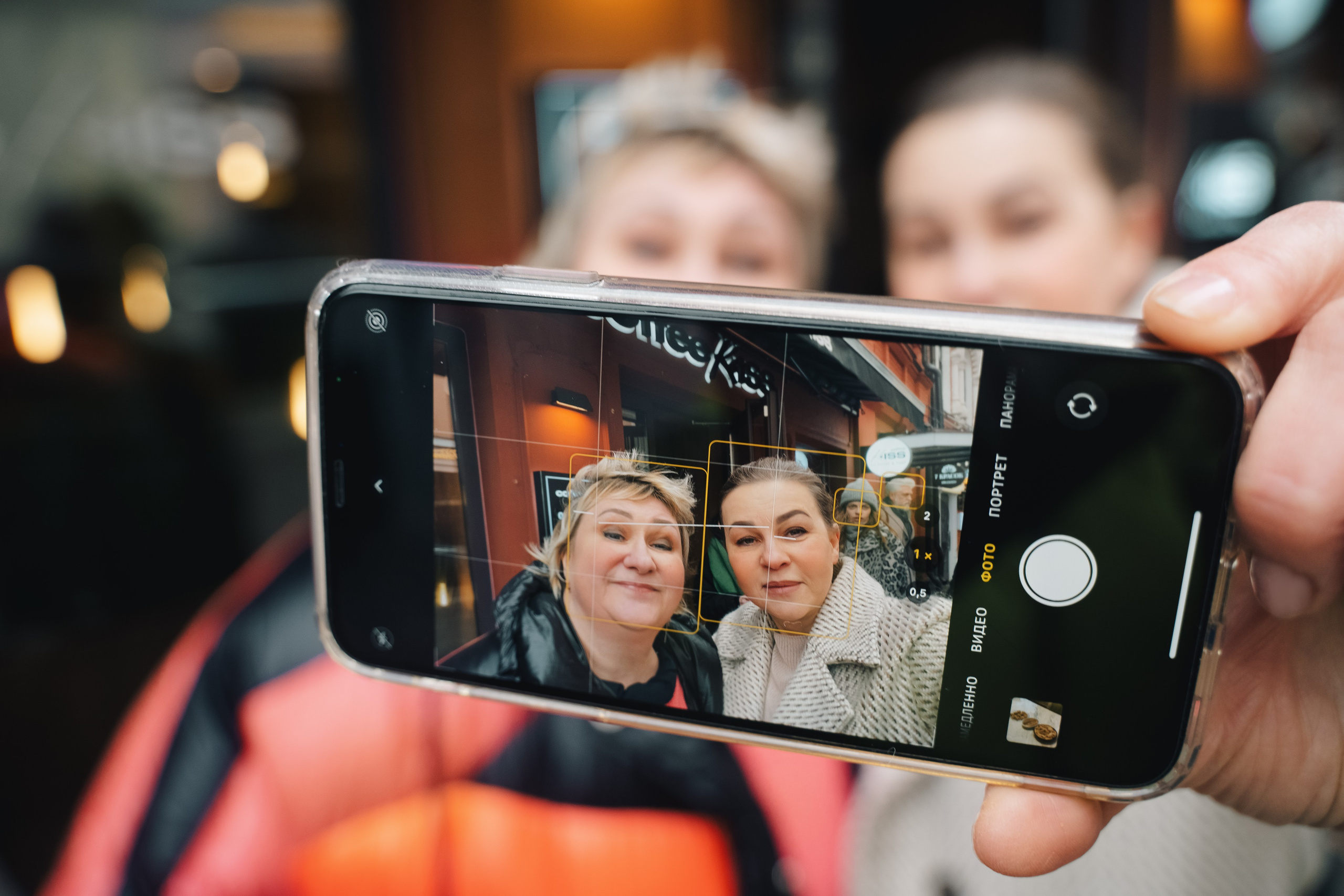 FRIENDS story Надежда + Ирина. Контент фотограф в Москве Кулич Настя