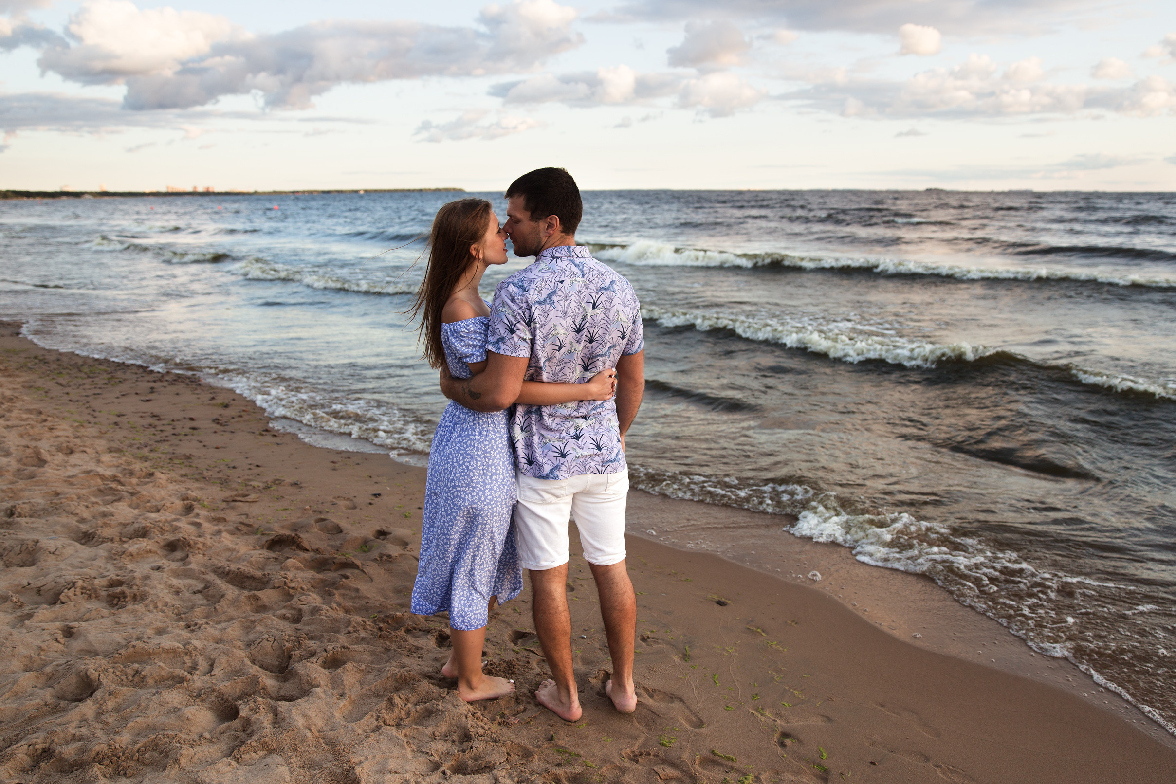 Фотосессия пары на Финском заливе. Свадебный и портретный фотограф в Санкт-Петербурге Надежда Чечулина