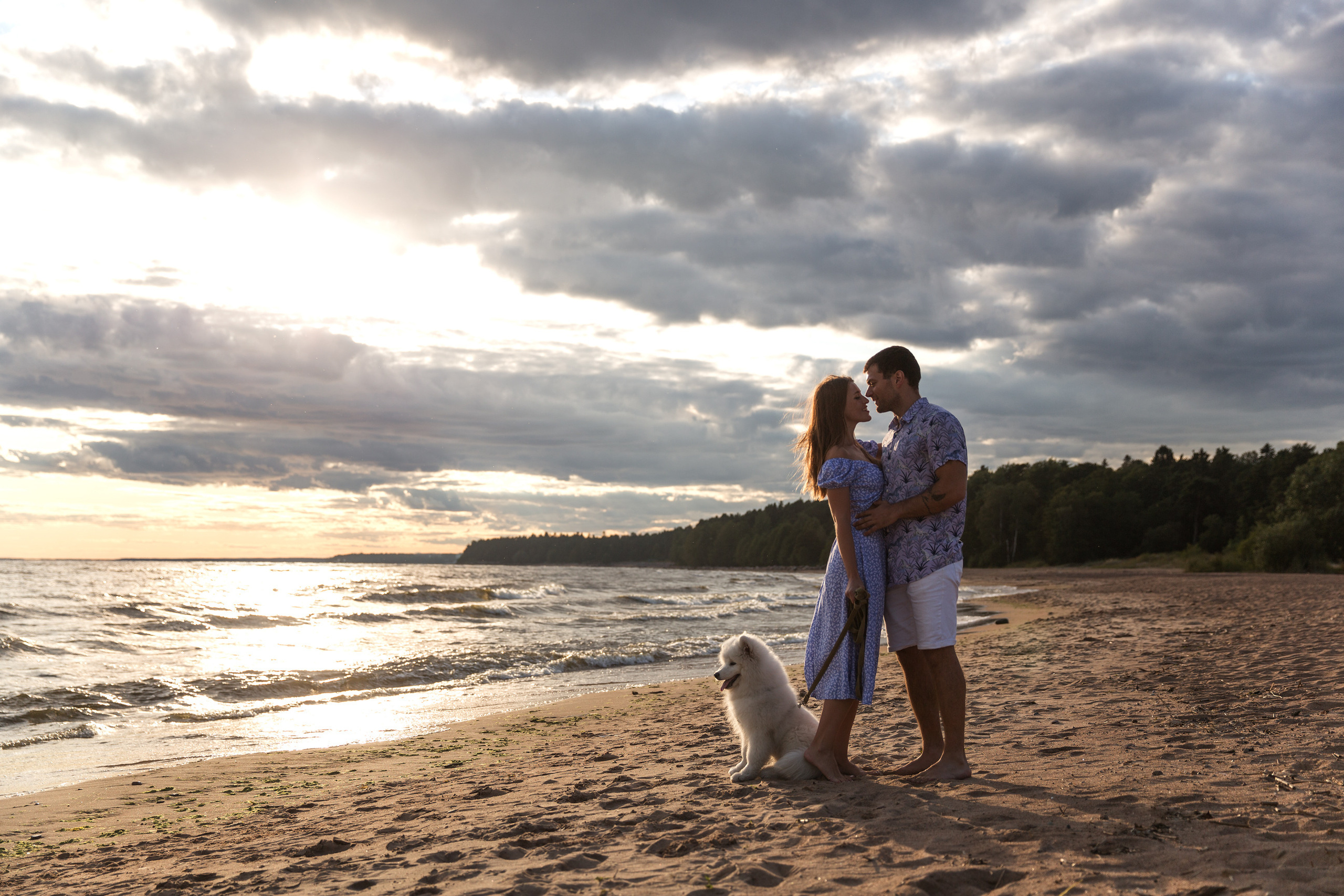 Фотосессия пары на Финском заливе. Свадебный и портретный фотограф в Санкт-Петербурге Надежда Чечулина