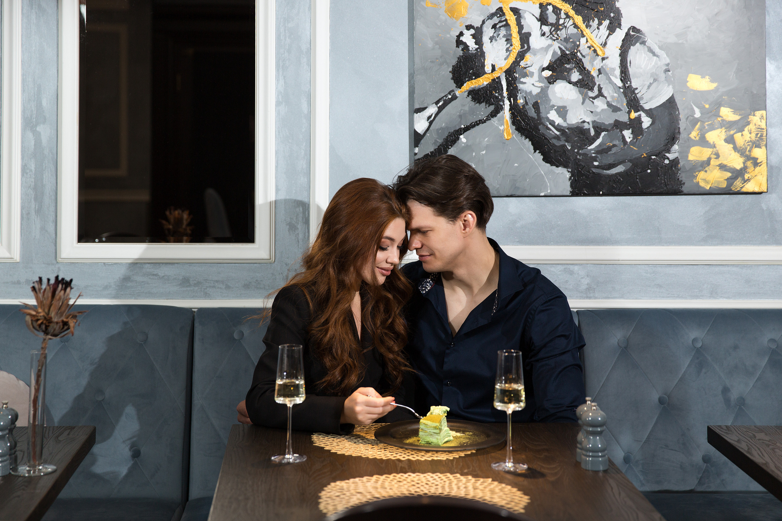 Фотосессия пары в отеле Петербурга. Свадебный и портретный фотограф в Санкт-Петербурге Надежда Чечулина