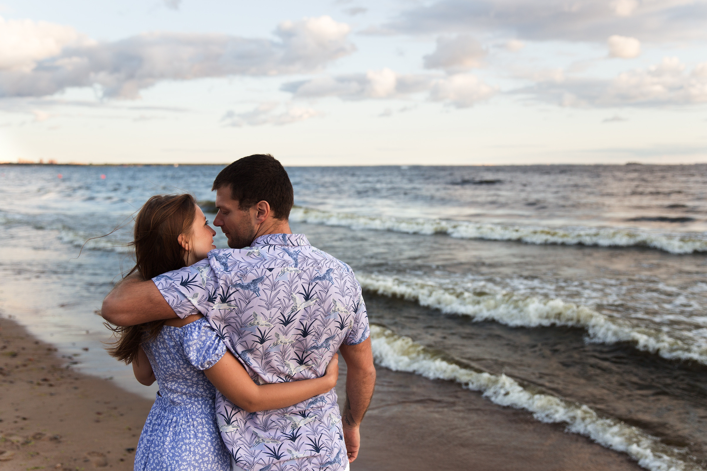 Фотосессия пары на Финском заливе. Свадебный и портретный фотограф в Санкт-Петербурге Надежда Чечулина