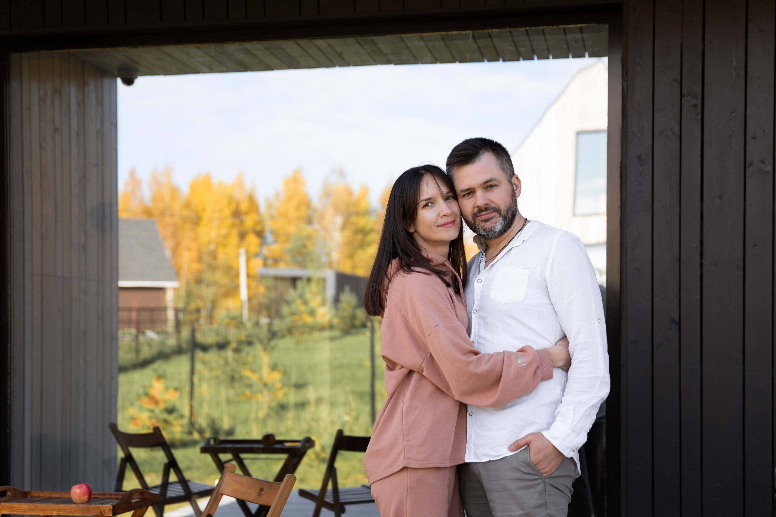 Фотосессия пары в загородном доме мечты. Свадебный и портретный фотограф в Санкт-Петербурге Надежда Чечулина