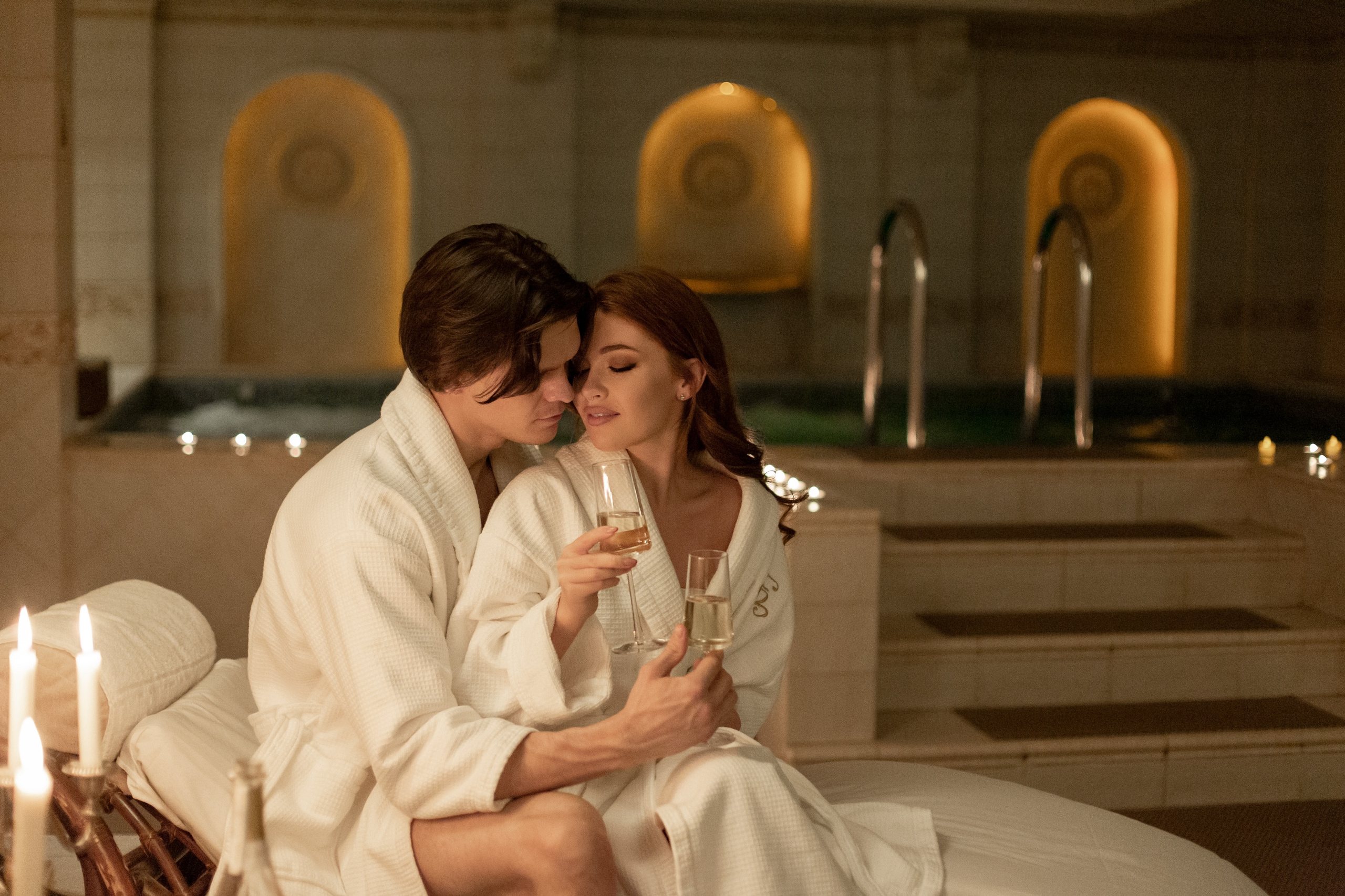 Фотосессия пары в отеле Петербурга. Свадебный и портретный фотограф в Санкт-Петербурге Надежда Чечулина