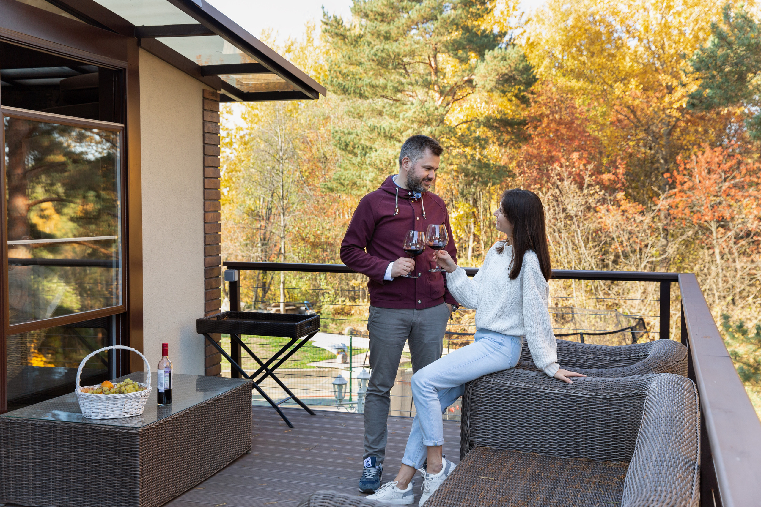 Фотосессия пары в загородном доме мечты. Свадебный и портретный фотограф в Санкт-Петербурге Надежда Чечулина
