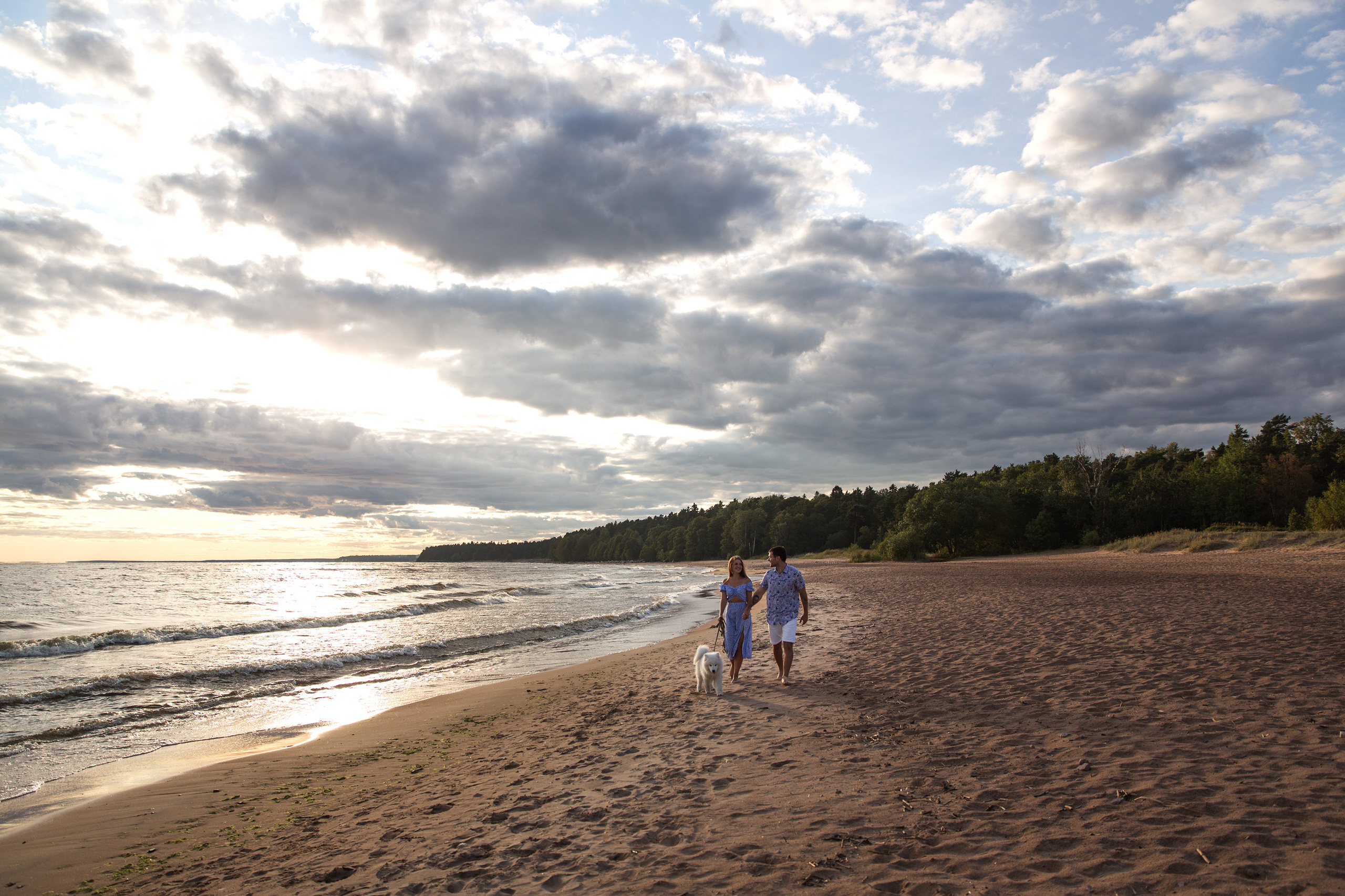 Фотосессия пары на Финском заливе. Свадебный и портретный фотограф в Санкт-Петербурге Надежда Чечулина