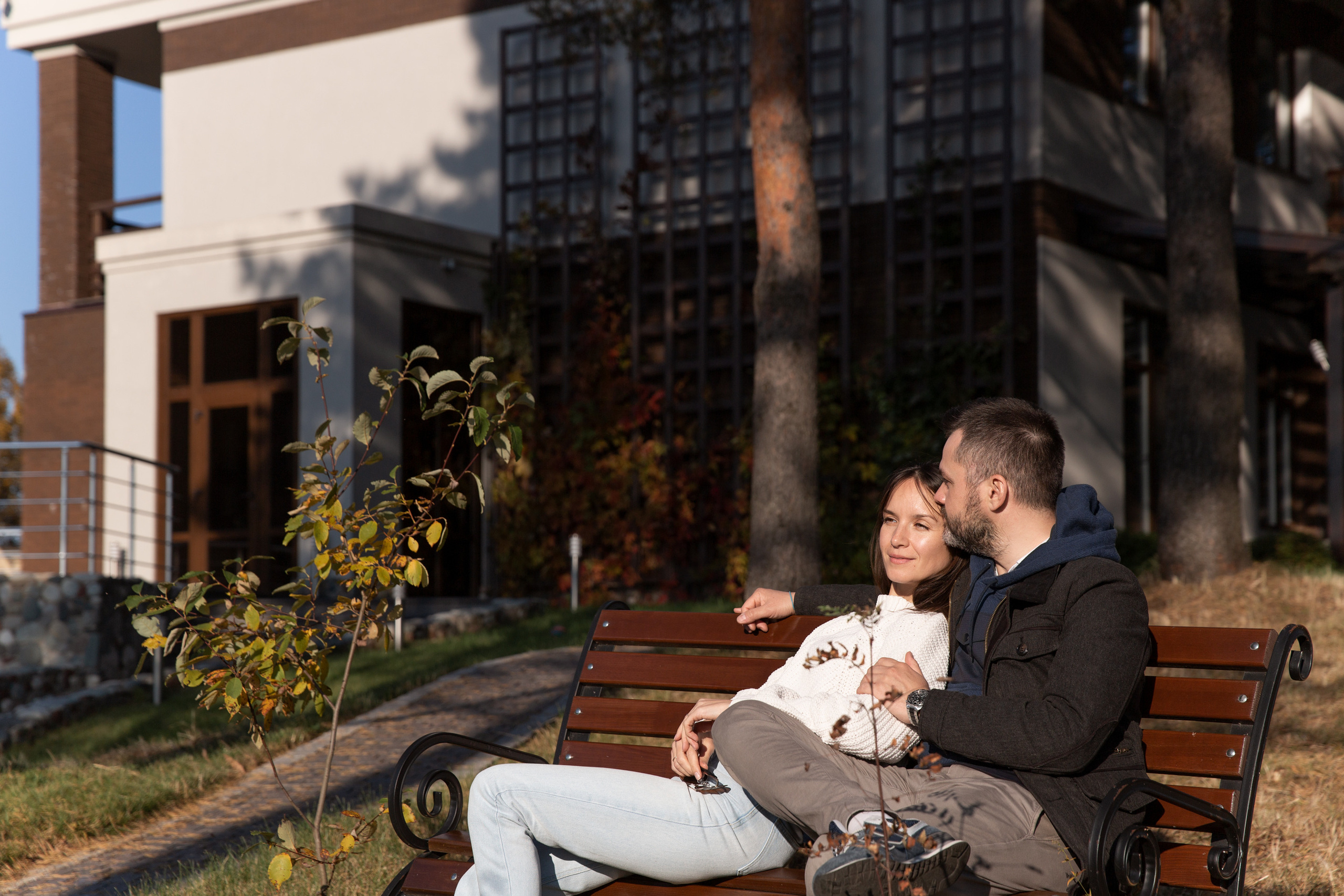 Фотосессия пары в загородном доме мечты. Свадебный и портретный фотограф в Санкт-Петербурге Надежда Чечулина