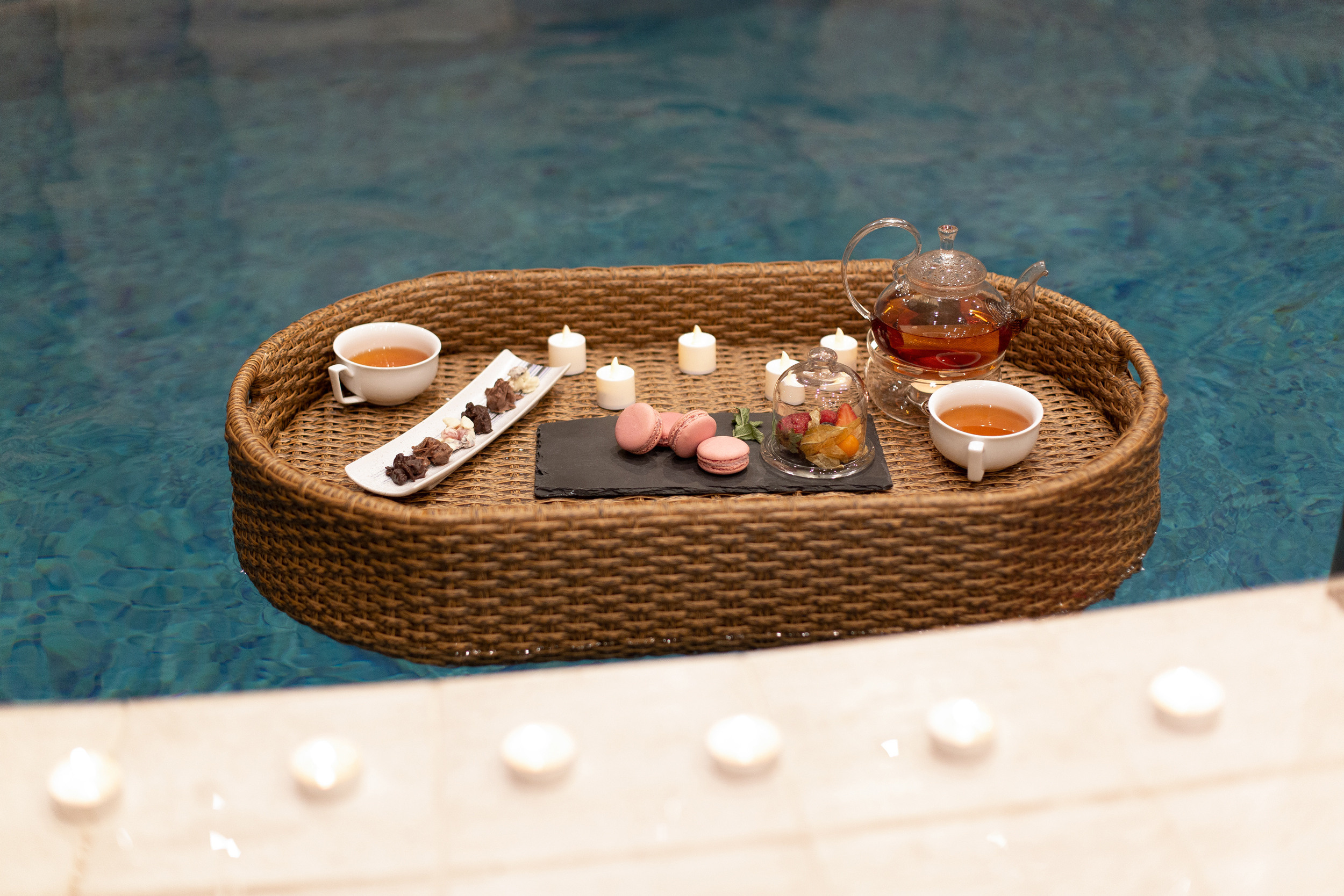 Фотосессия пары в отеле Петербурга. Свадебный и портретный фотограф в Санкт-Петербурге Надежда Чечулина