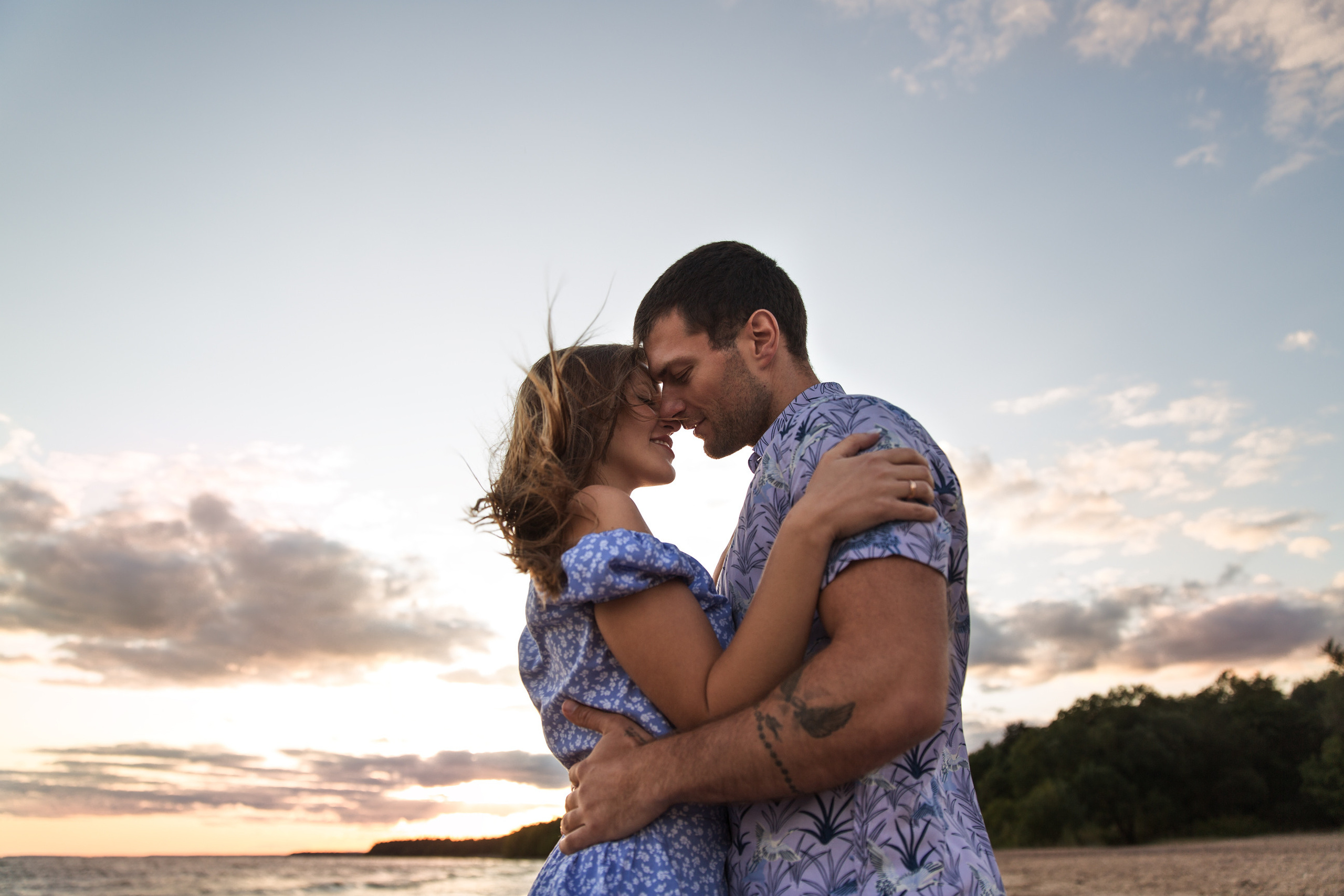 Фотосессия пары на Финском заливе. Свадебный и портретный фотограф в Санкт-Петербурге Надежда Чечулина