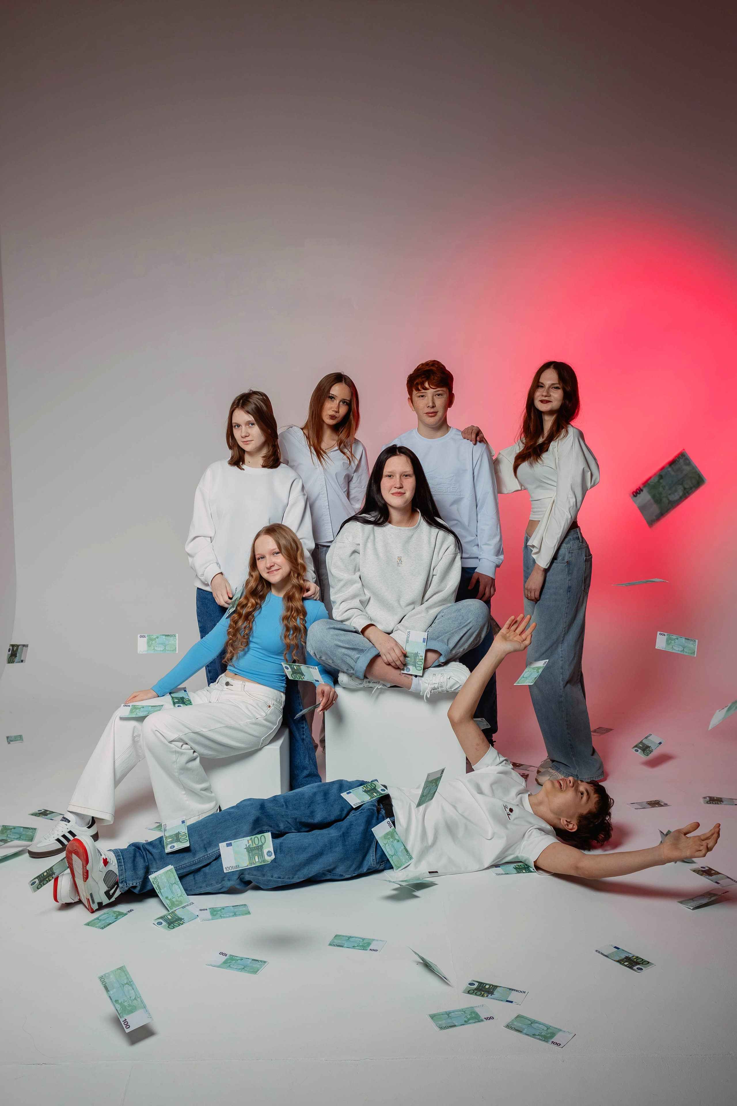 Позирование группы. Выпускные альбомы для детского сада и школы