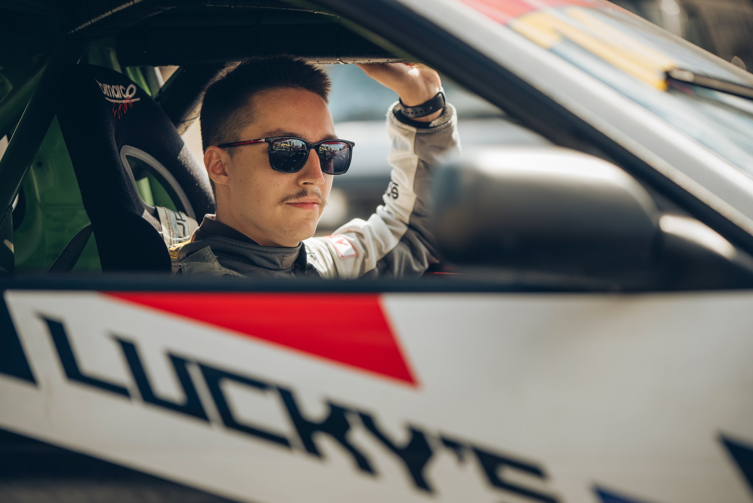 Rds запад ADM Raceway. DeLorein