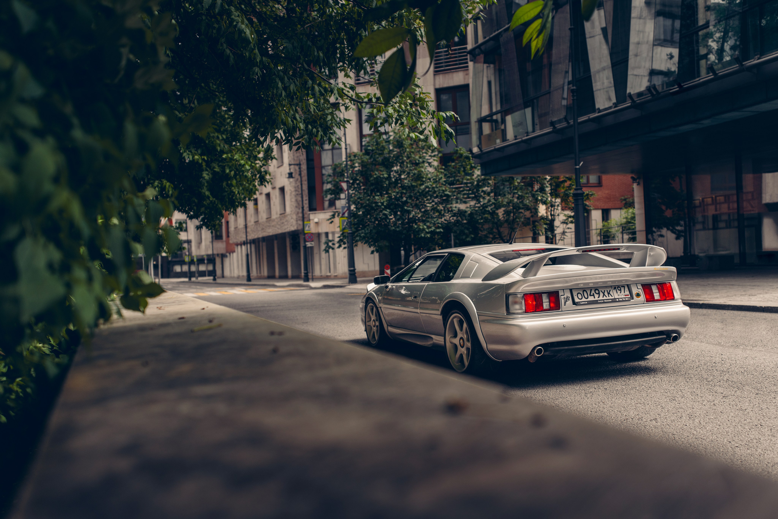 Lotus Esprit V8 lotuscars.ru. DeLorein
