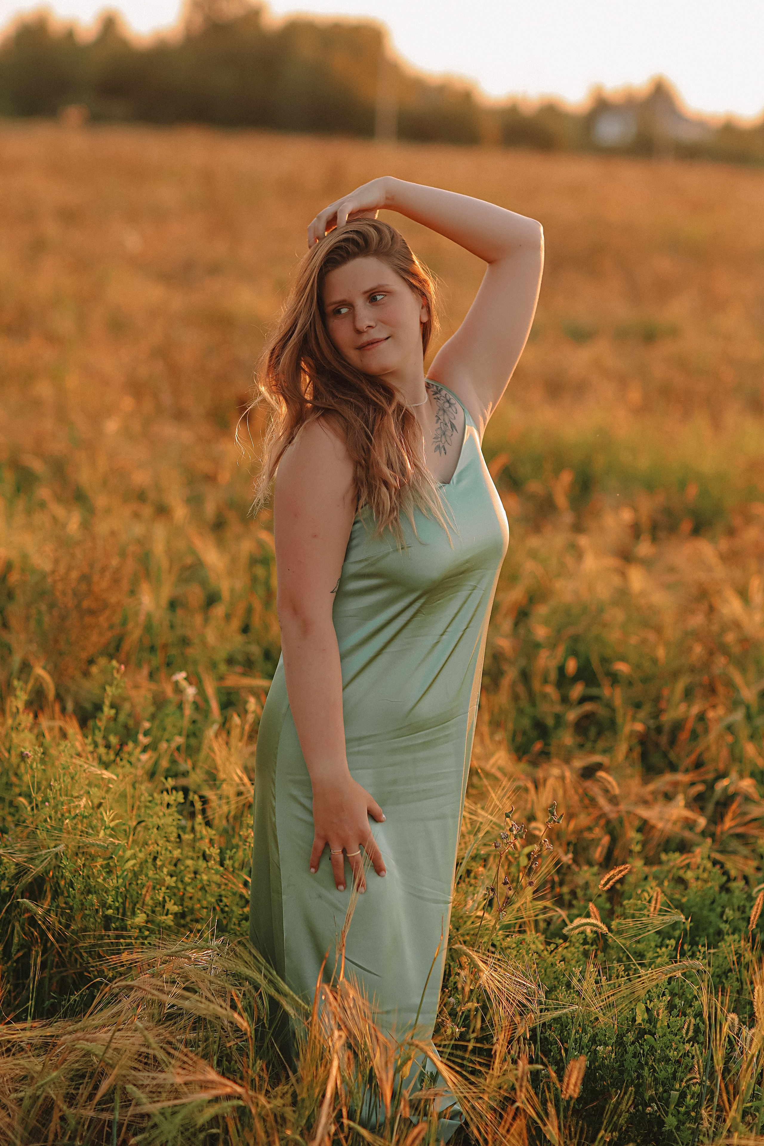 Закатное поле семейная. Семейный фотограф Тюмень, фотограф на роды Салмина Мария