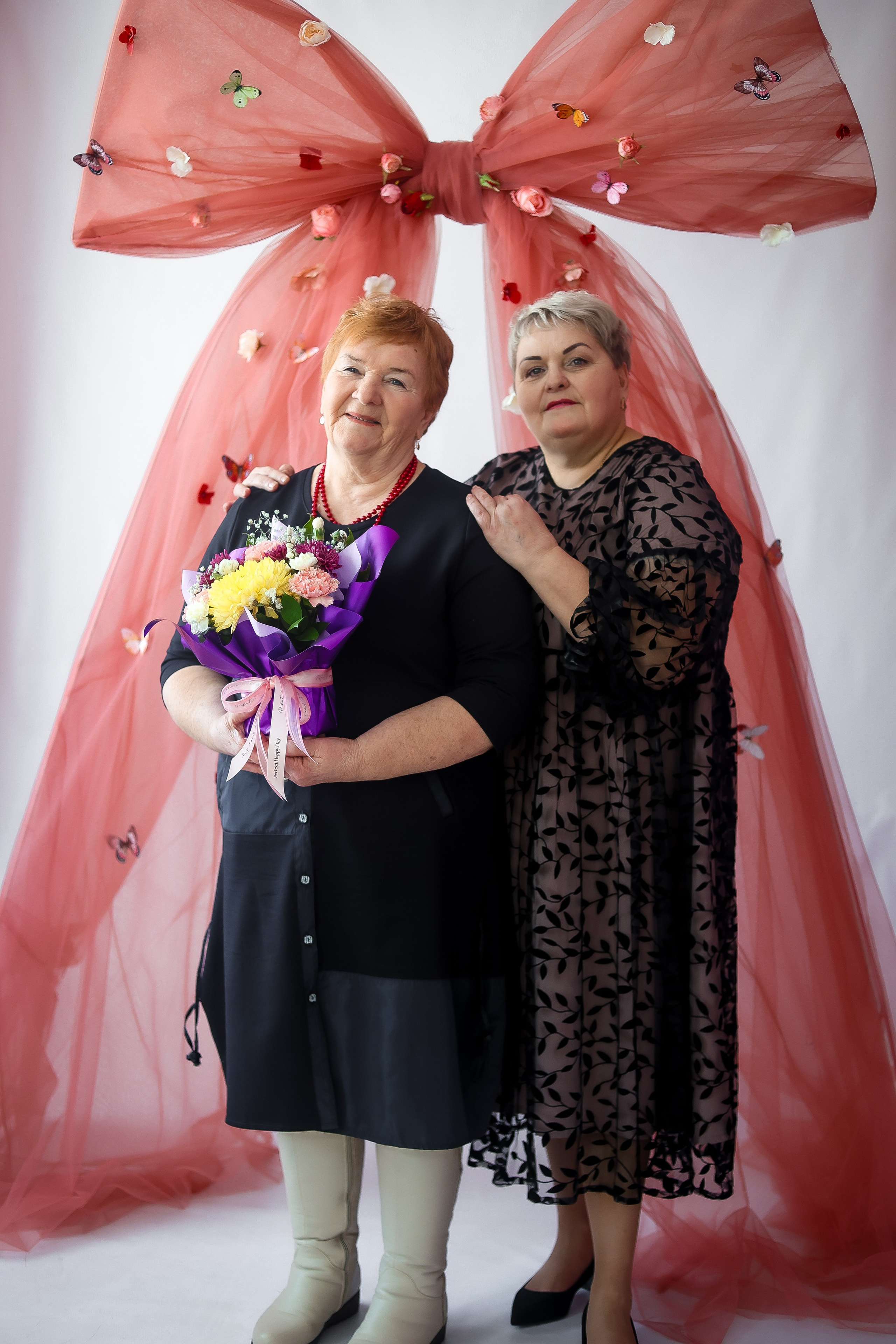 Семейные фотосессии студийные; новогодние, тематические, домашние и тд. Выпускные альбомы для школ и Детских садов в Барнауле /Выпускные/Свадебные/Детские/Семейные и др. виды съёмок /Фотограф Вера Валейко