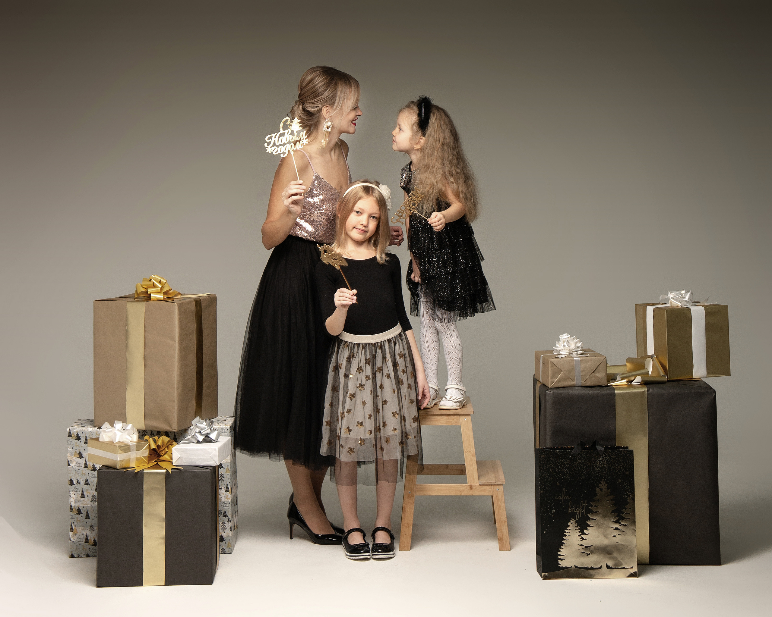 Надежда с девочками. Фотограф беременности в Екатеринбурге Илона Филатьева