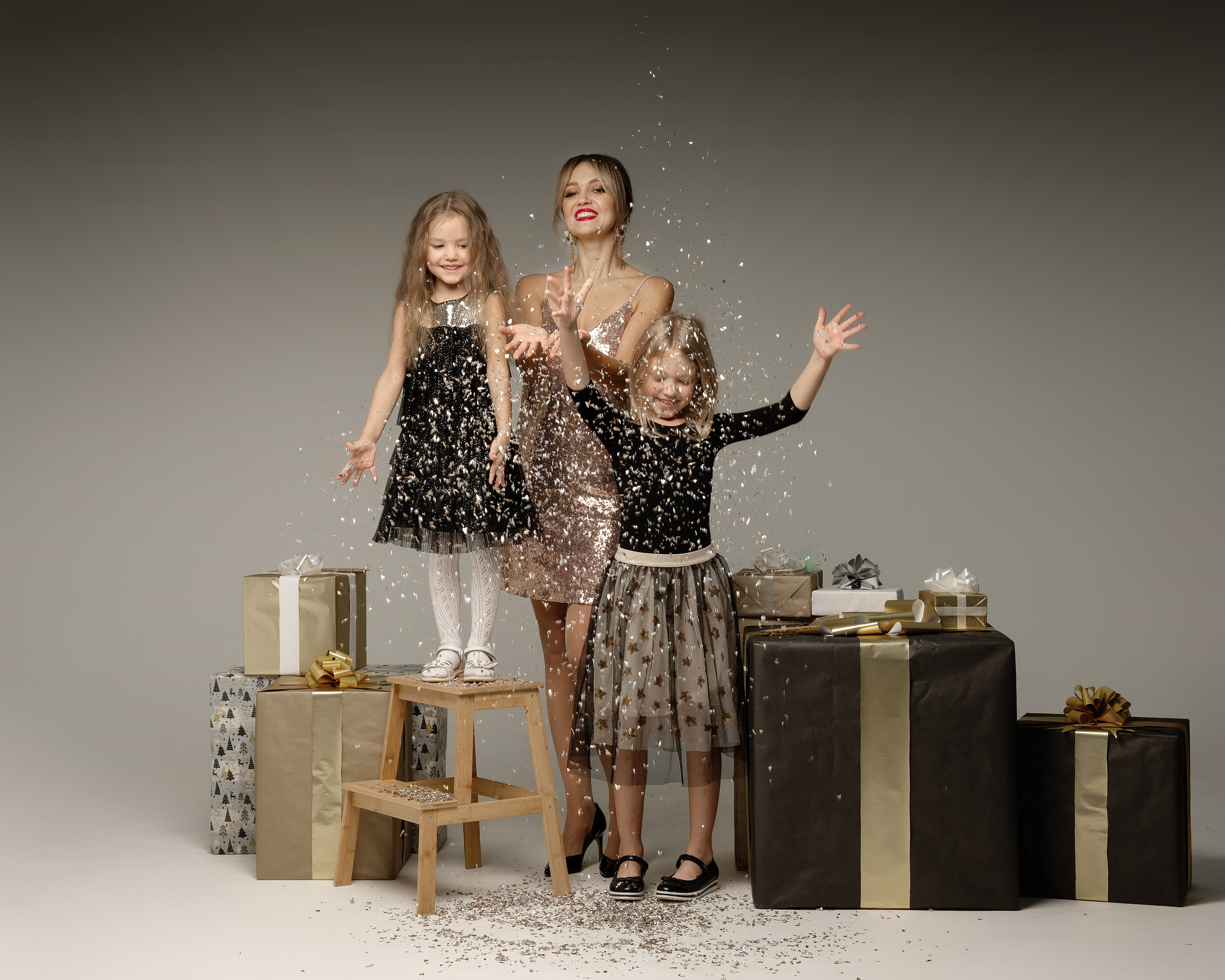 Надежда с девочками. Фотограф беременности в Екатеринбурге Илона Филатьева