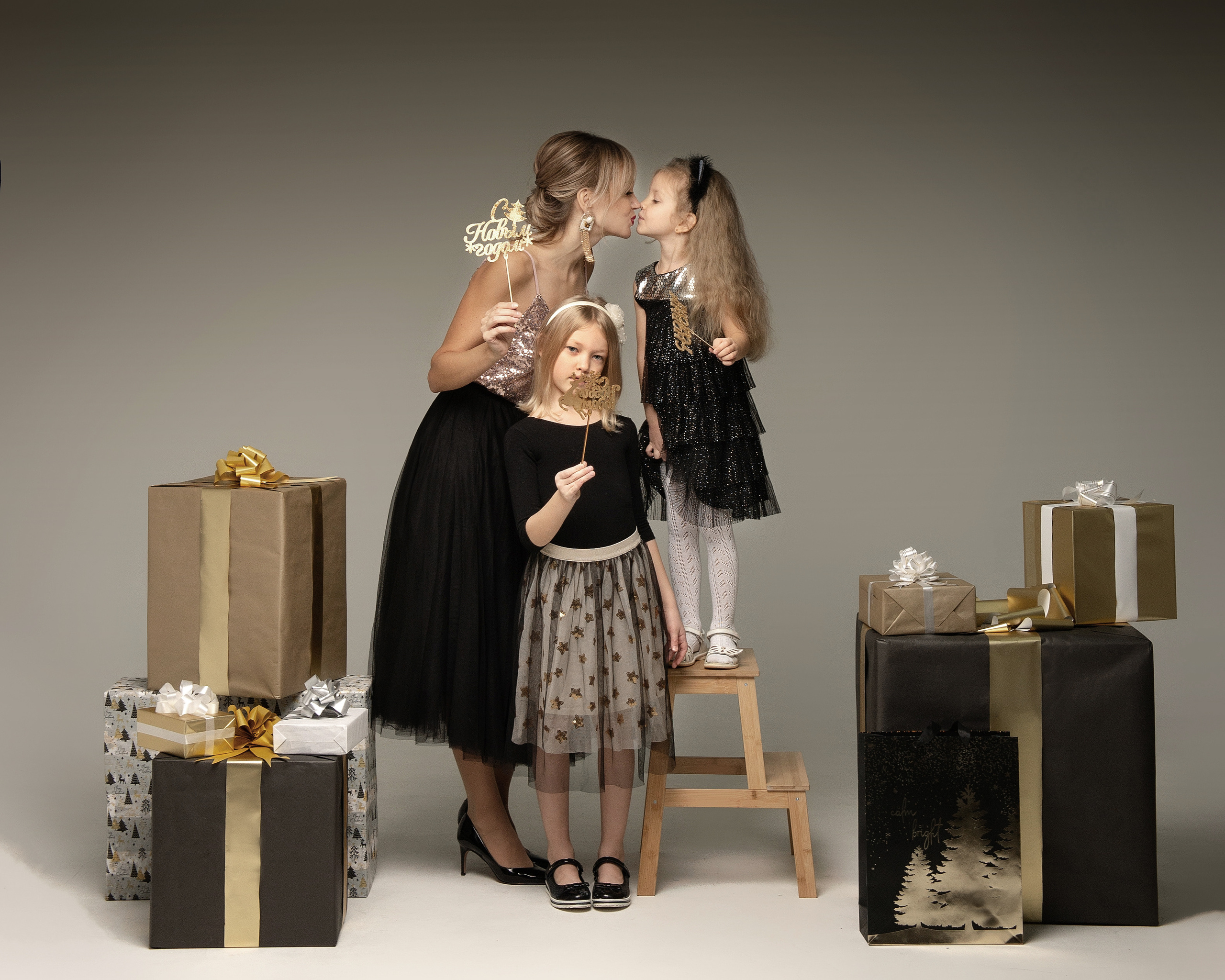 Надежда с девочками. Фотограф беременности в Екатеринбурге Илона Филатьева