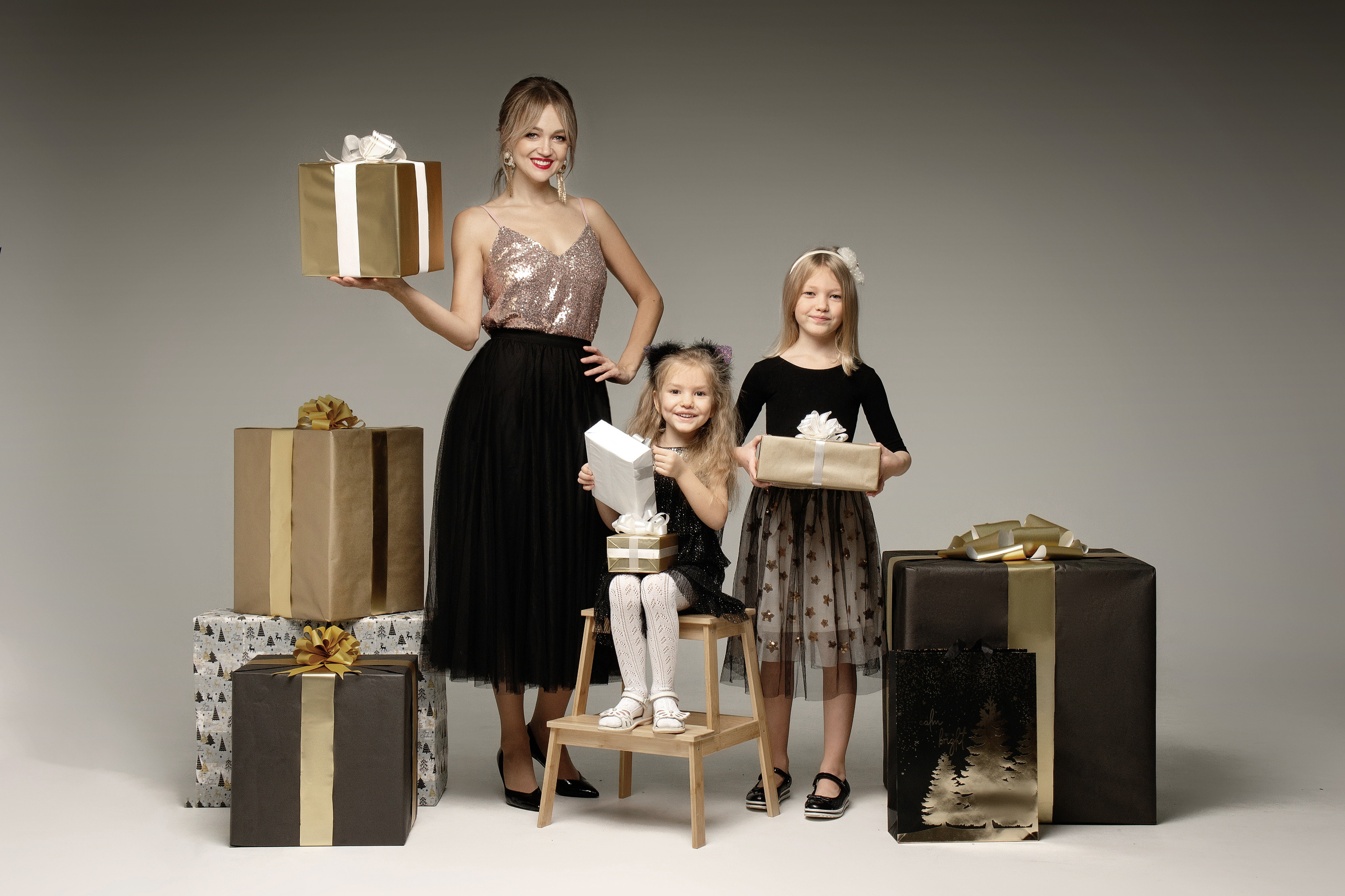 Надежда с девочками. Фотограф беременности в Екатеринбурге Илона Филатьева