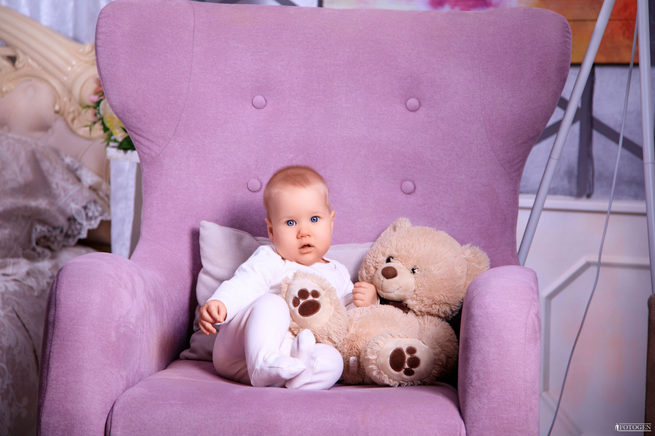 Семейная фотосессия: мама, папа и малыш | Портфолио Fotogen. Интерьерная фотостудия FOTOGEN г. Краснодар