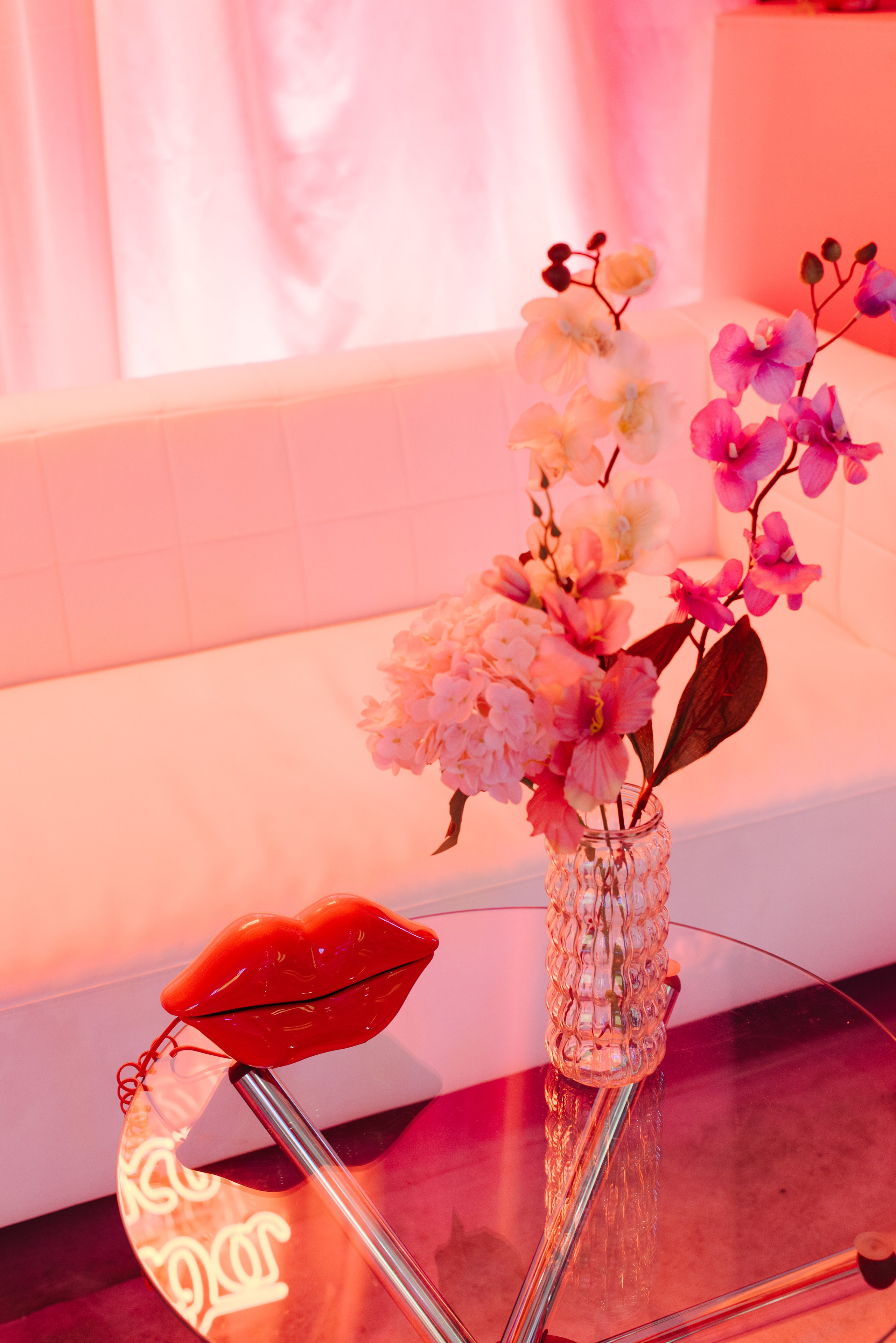 7–8 марта 2025 в пространстве «Три вокзала. Депо» / День 2 / фото Валерий Белобеев. Фотоотчеты «Ламбада-маркета»