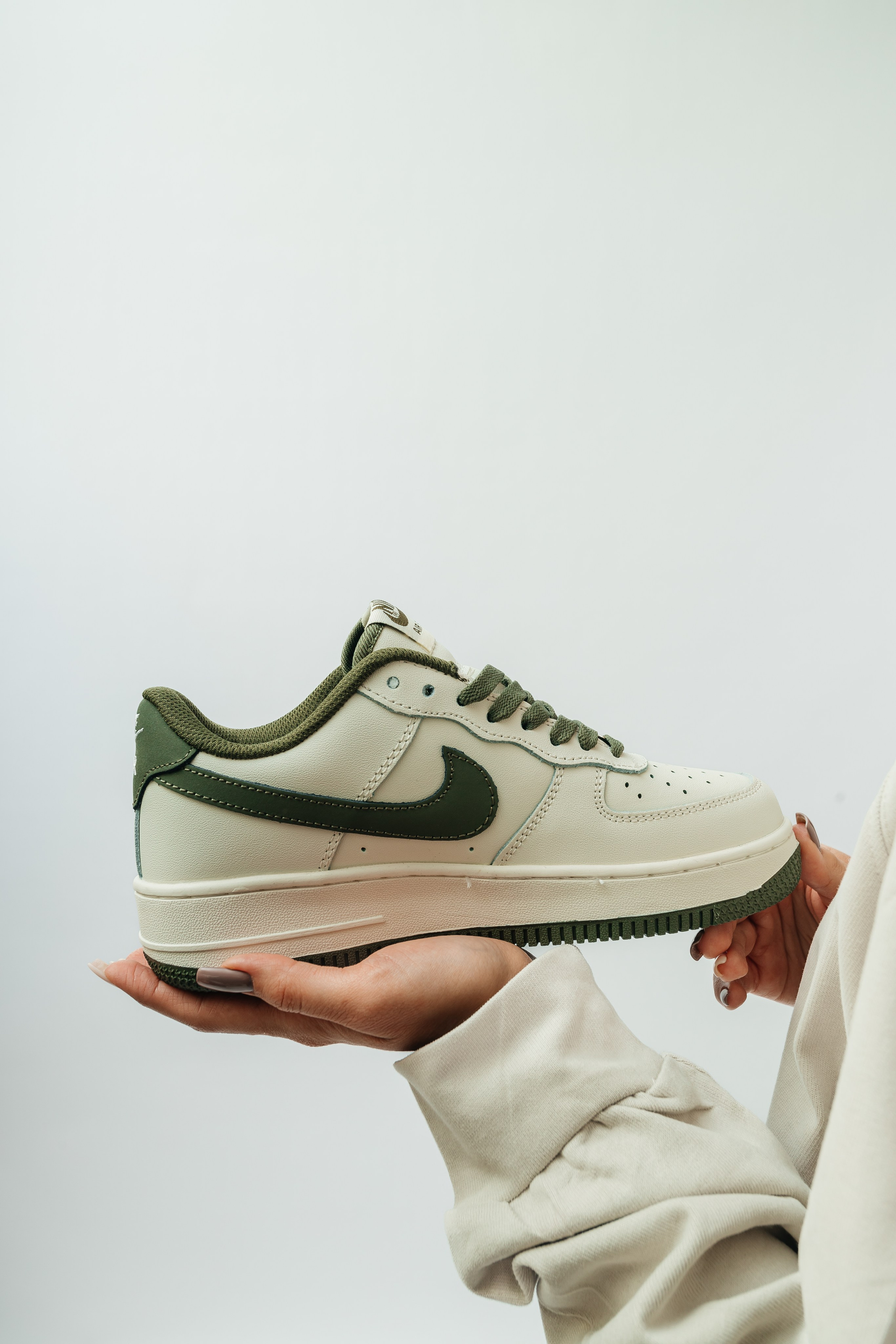 Фотосессия для маркетплейсов OZON, WB, Мегамаркет. Модельное агентство. Александр Оношкин. Свадебный фотограф в Екатеринбурге