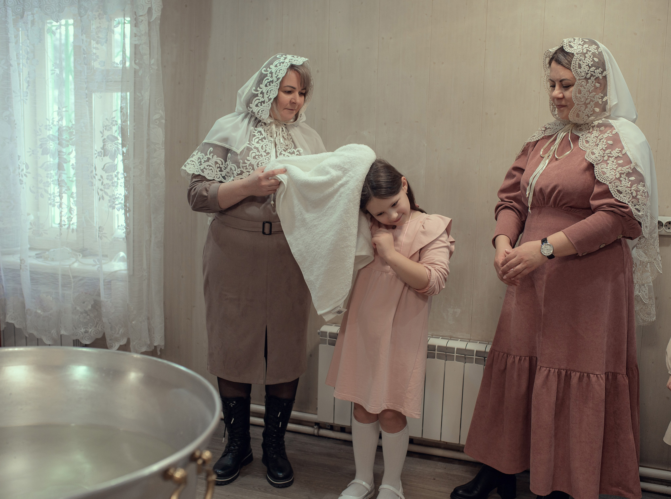 Крещение Розы в Покровском кафедральном соборе. Фотографы крещения/венчания  Красноярск Татьяна и Вячеслав Переваловы