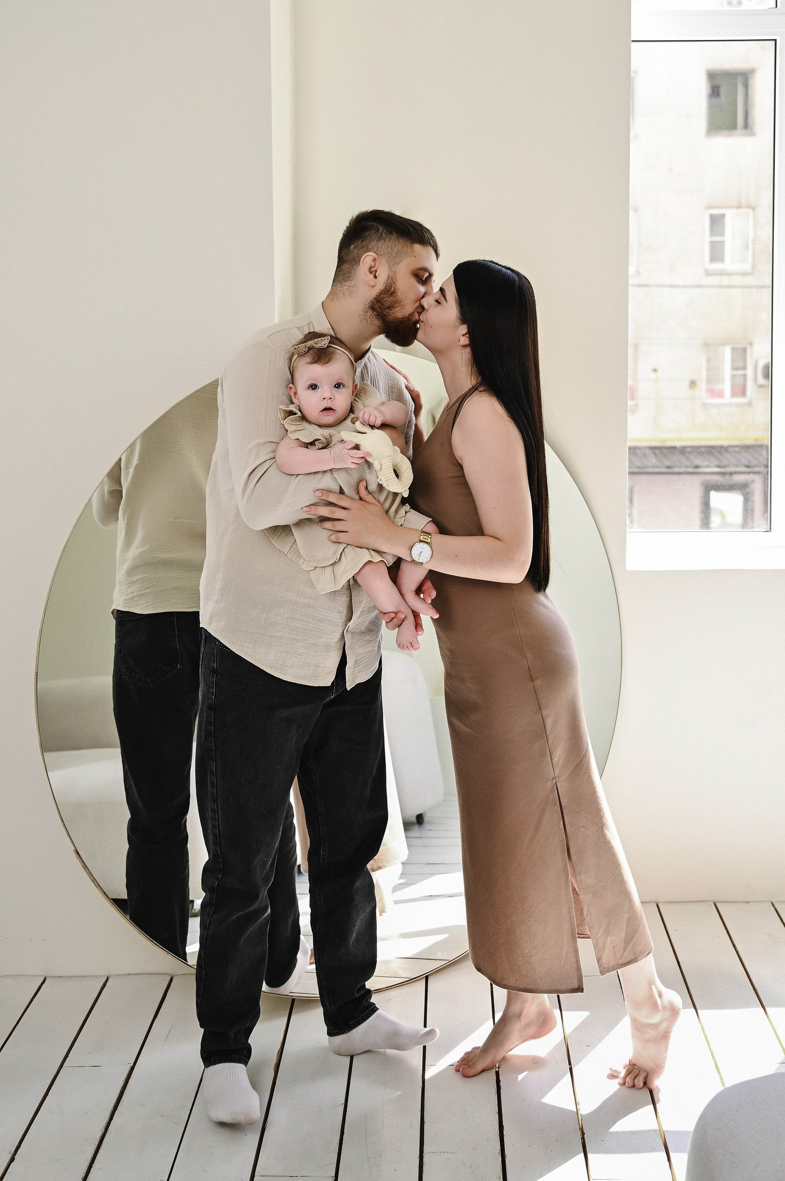 Семейная с маленькой Оливией. Фотограф Ярута Оксана / Ростов-на-Дону