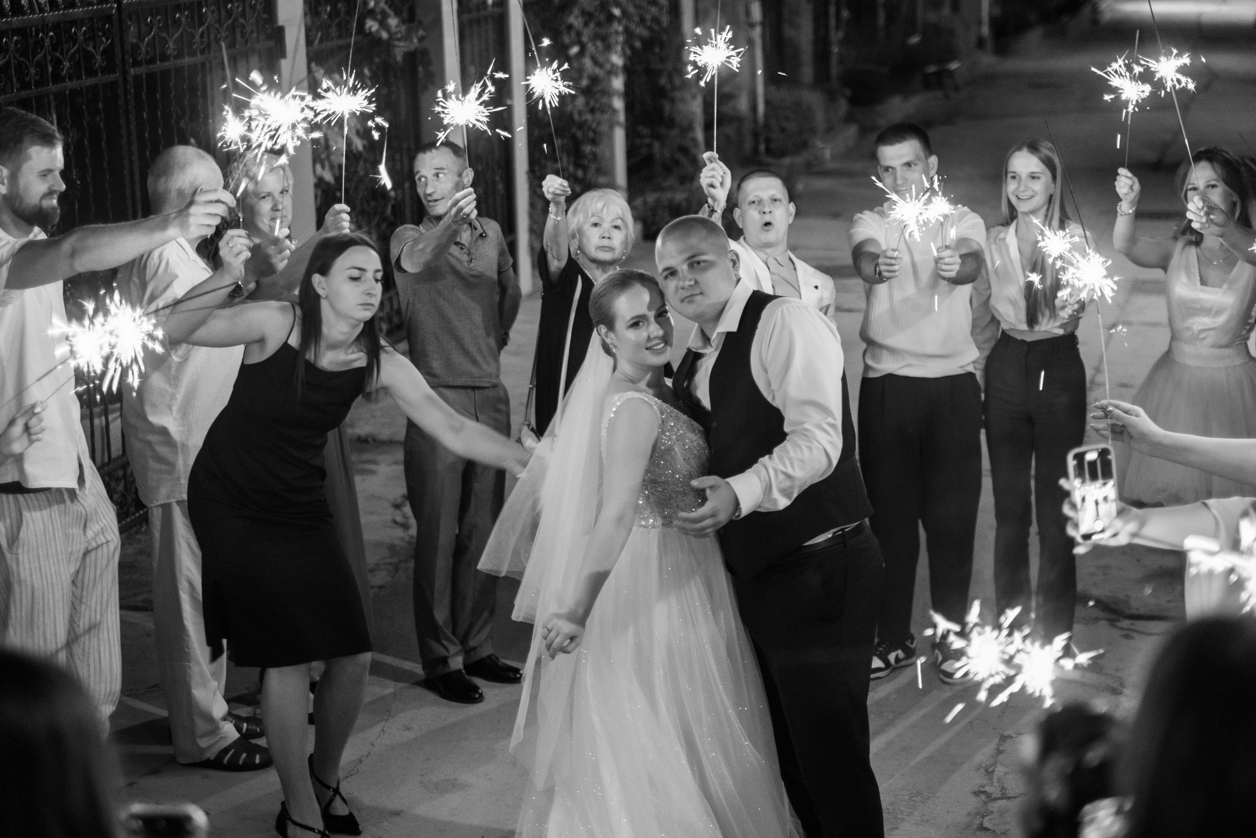 Свадебный ретопртаж. Профессиональная фотосъемка в Крыму. Натуральные эмоции и живые кадры. Забронируйте дату прямо сейчас!