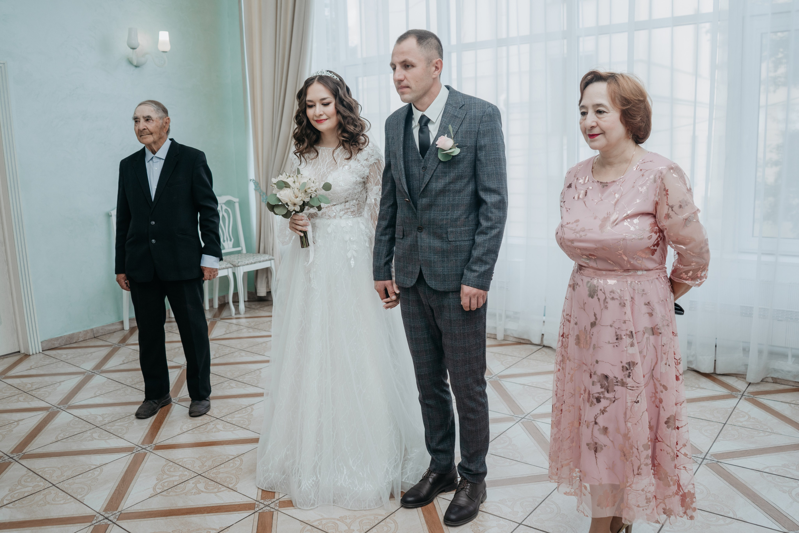 Свадебный фотографии с прогулки в окрестностях Улан-Удэ. Фотограф в Улан-Удэ. Свадебный фотограф в Улан-Удэ