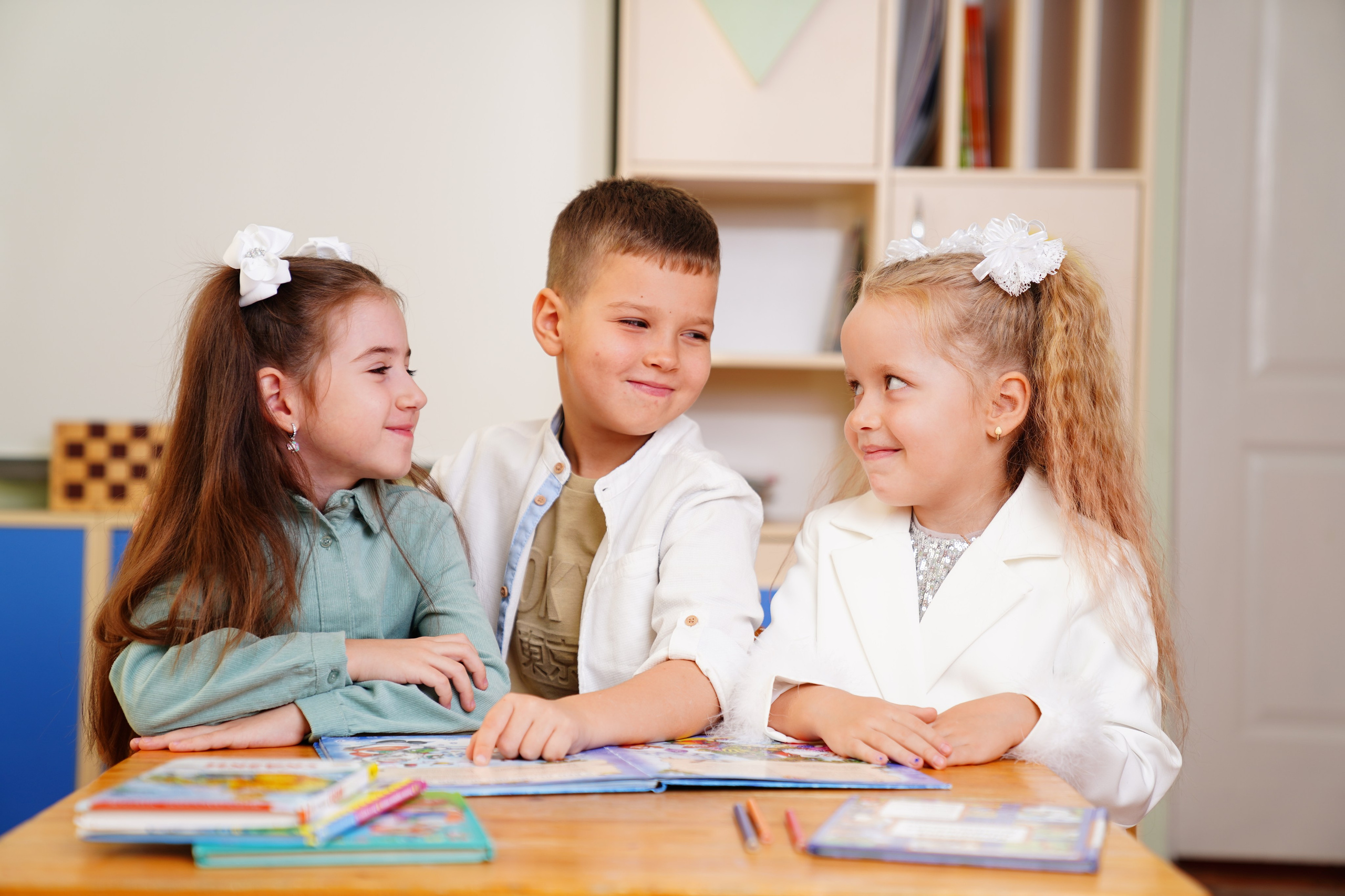 Мелкие группы. MEMENTO.Выпускные альбомы, школьные, юбилейные и другие книги. Ростов-на-Дону