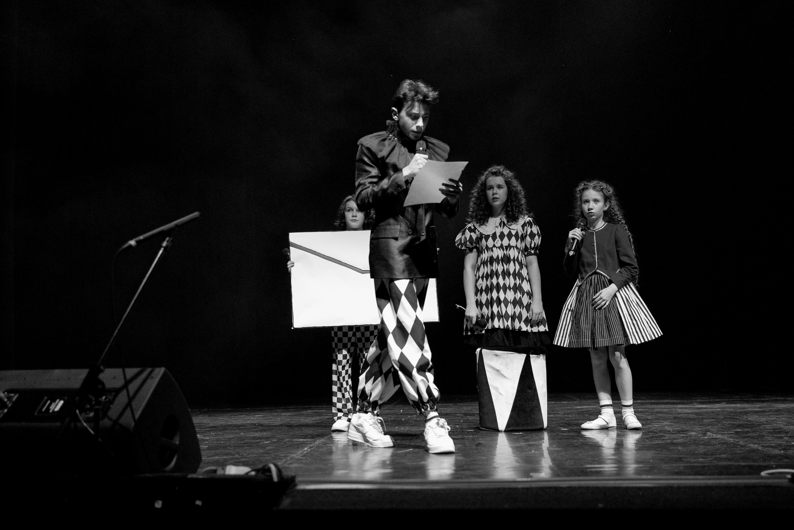 Гоголь. Зарисовки. Фотограф Сергей Ловкий