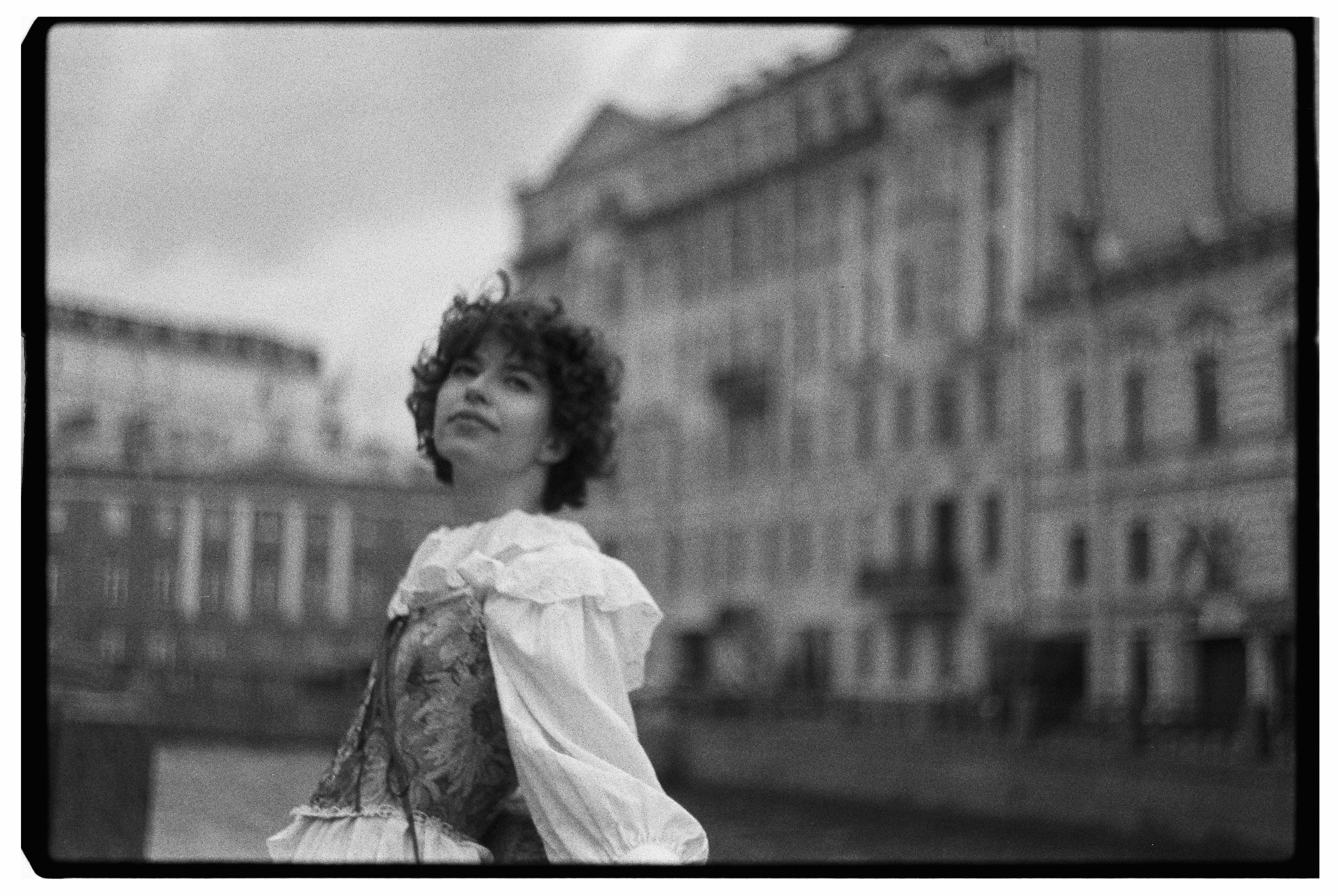 Прогулочная портретная фотосессия на плёнку для Полины в СПб. Светлана Гопанюк. Портретный фотограф. Санкт-Петербург. СПб