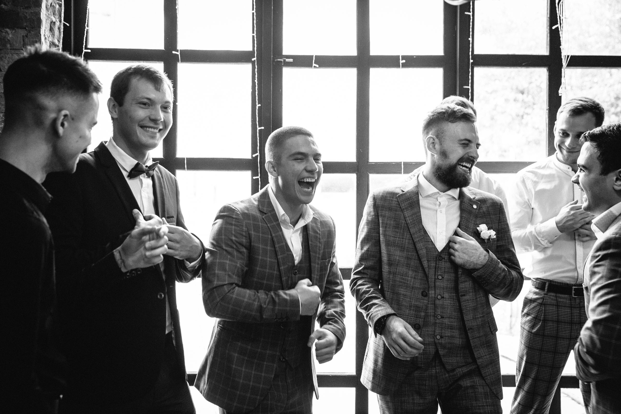 Выпить сразу: против безумия толп // Максим&Лиза. Фотограф Алутера Ирина