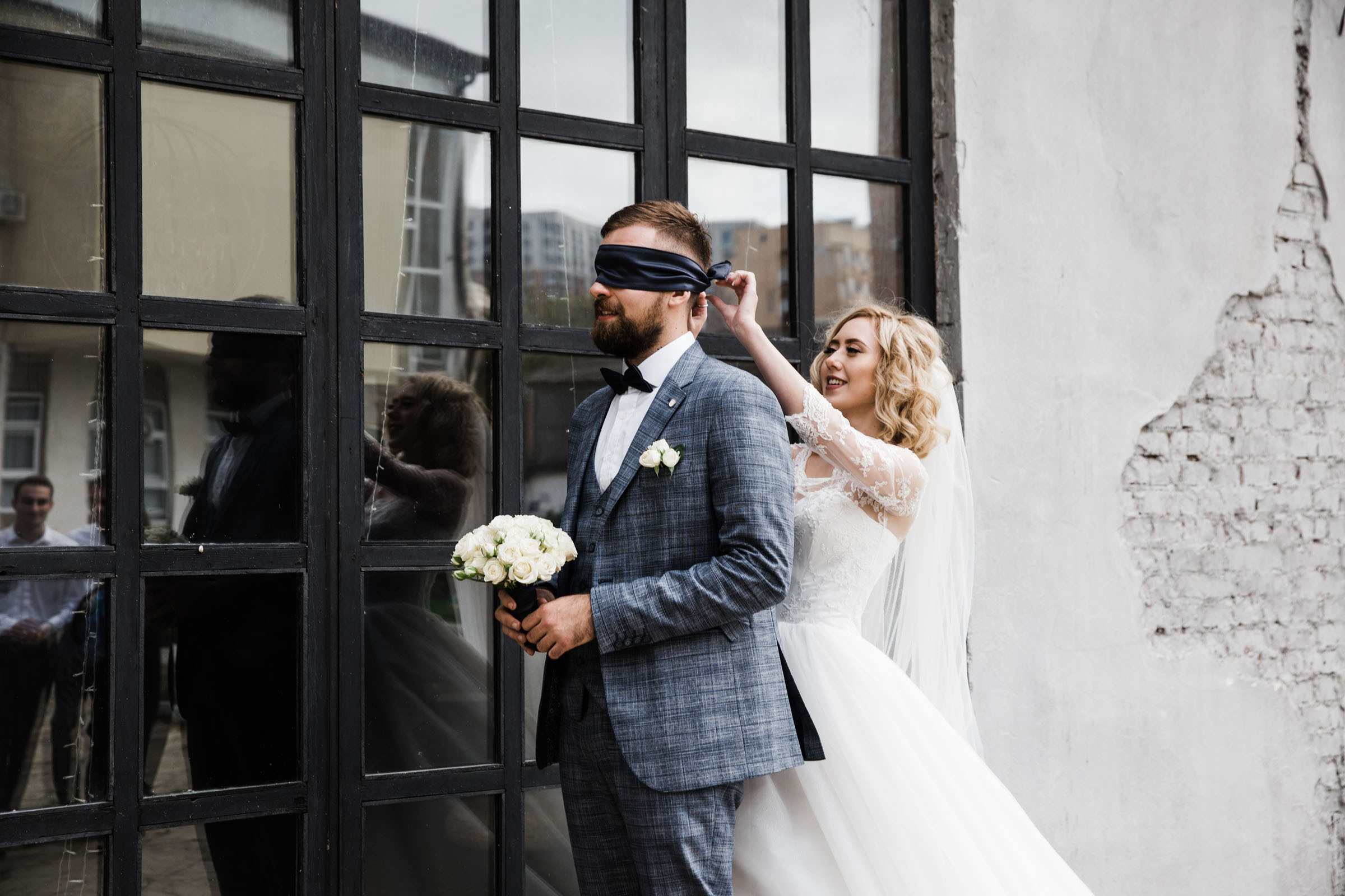 Выпить сразу: против безумия толп // Максим&Лиза. Фотограф Алутера Ирина