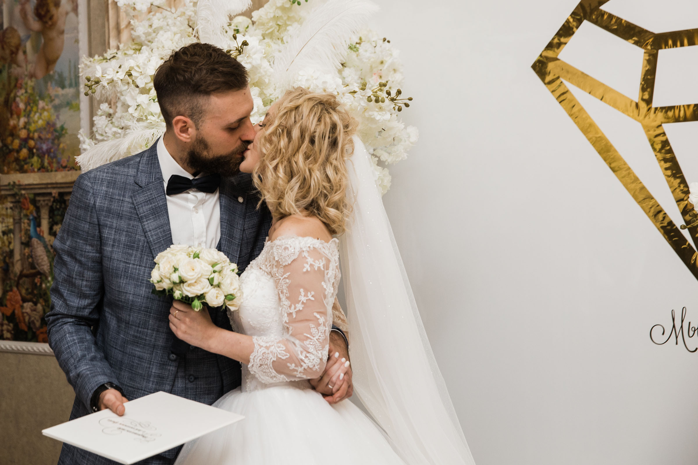 Выпить сразу: против безумия толп // Максим&Лиза. Фотограф Алутера Ирина