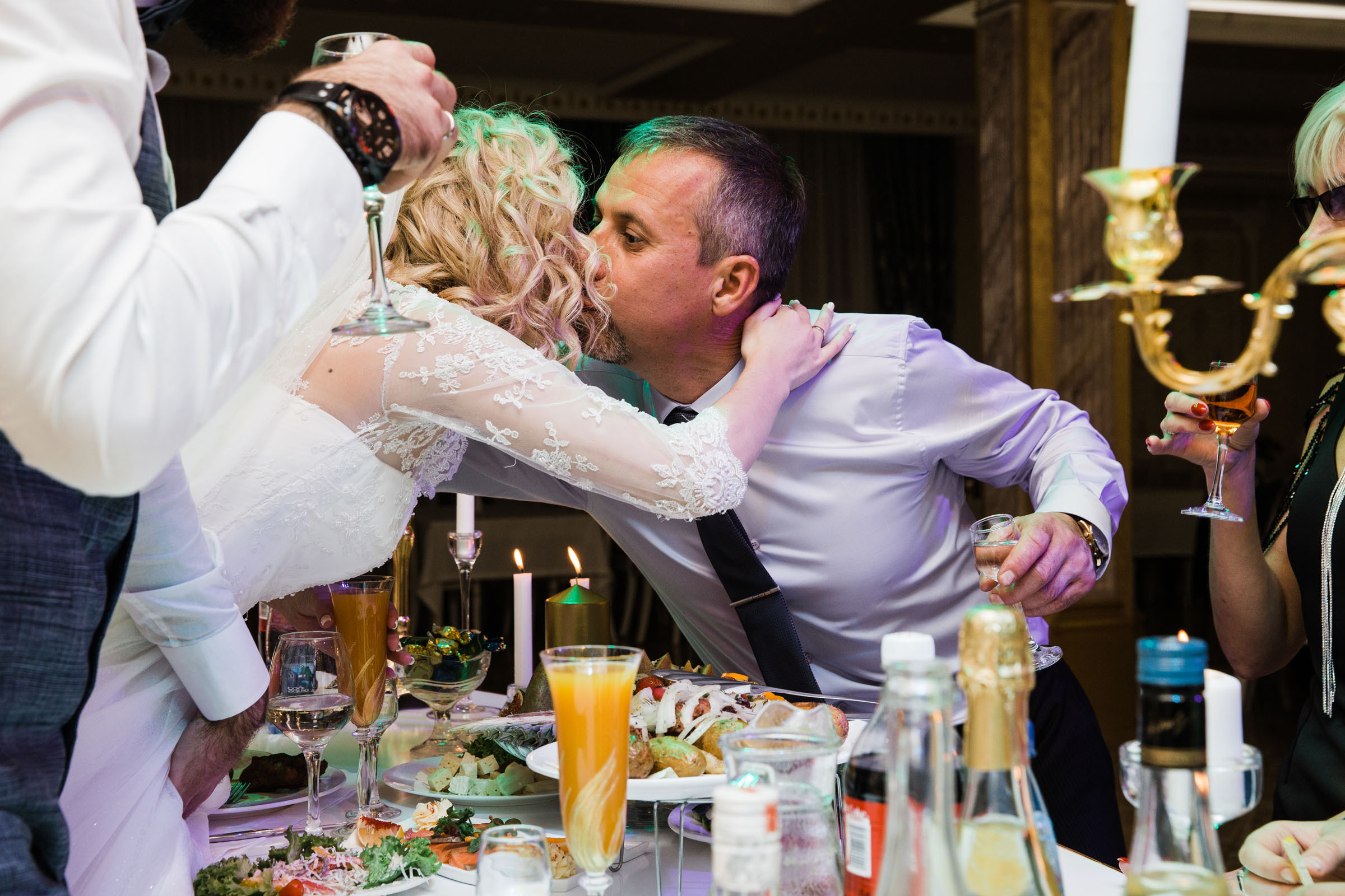 Выпить сразу: против безумия толп // Максим&Лиза. Фотограф Алутера Ирина