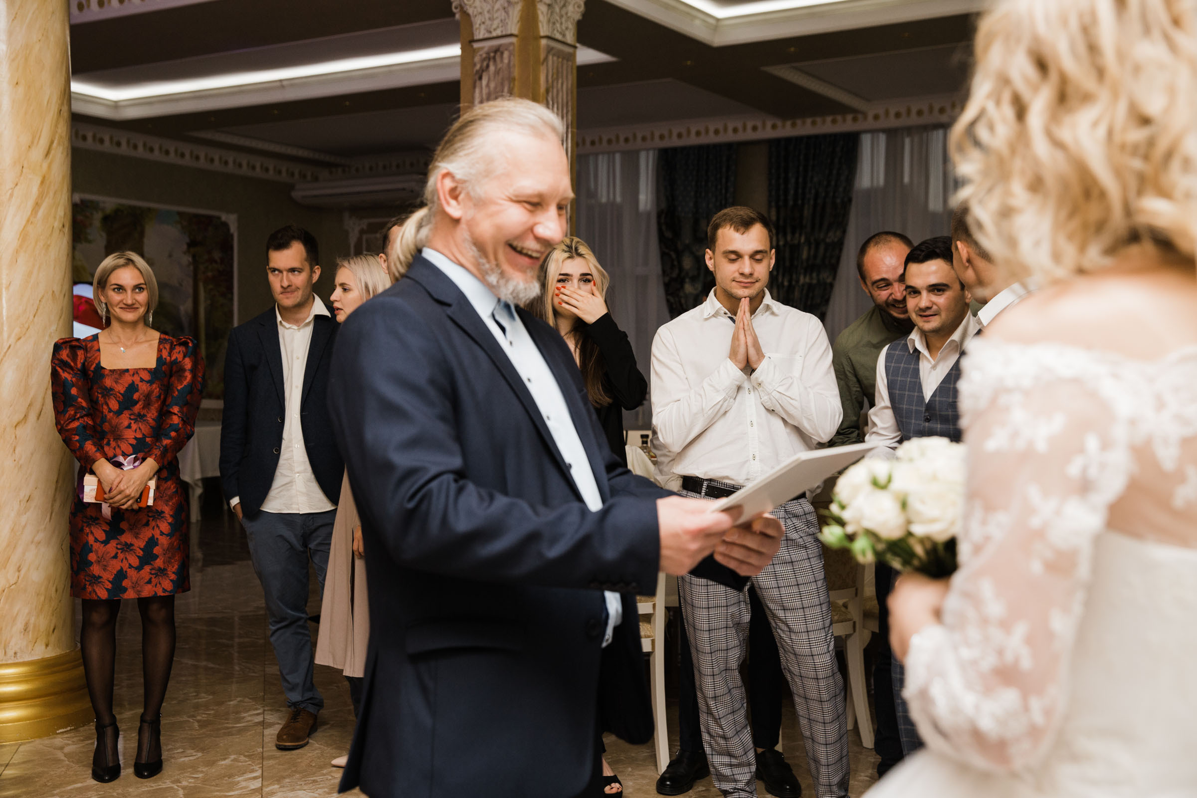 Выпить сразу: против безумия толп // Максим&Лиза. Фотограф Алутера Ирина