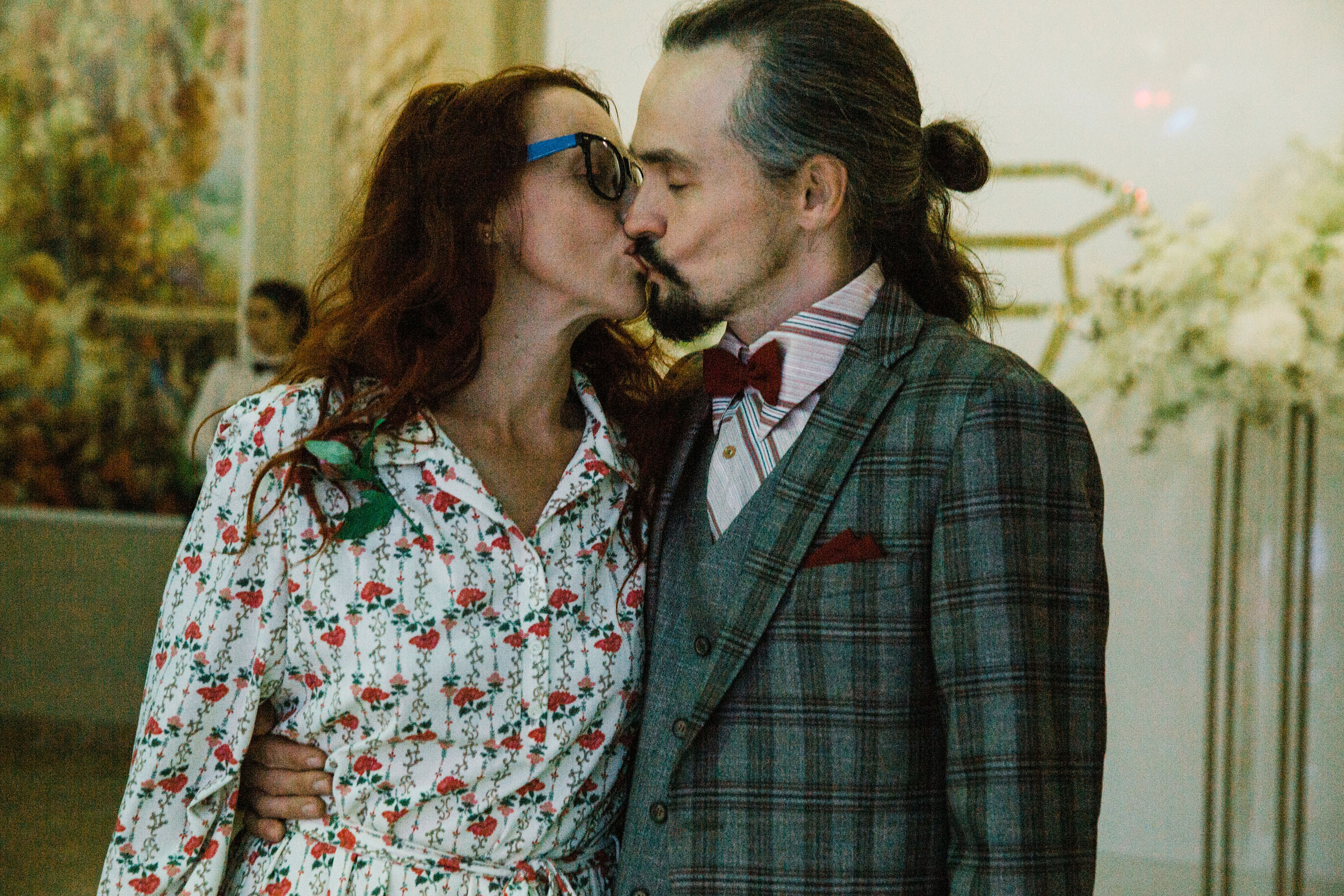 Выпить сразу: против безумия толп // Максим&Лиза. Фотограф Алутера Ирина