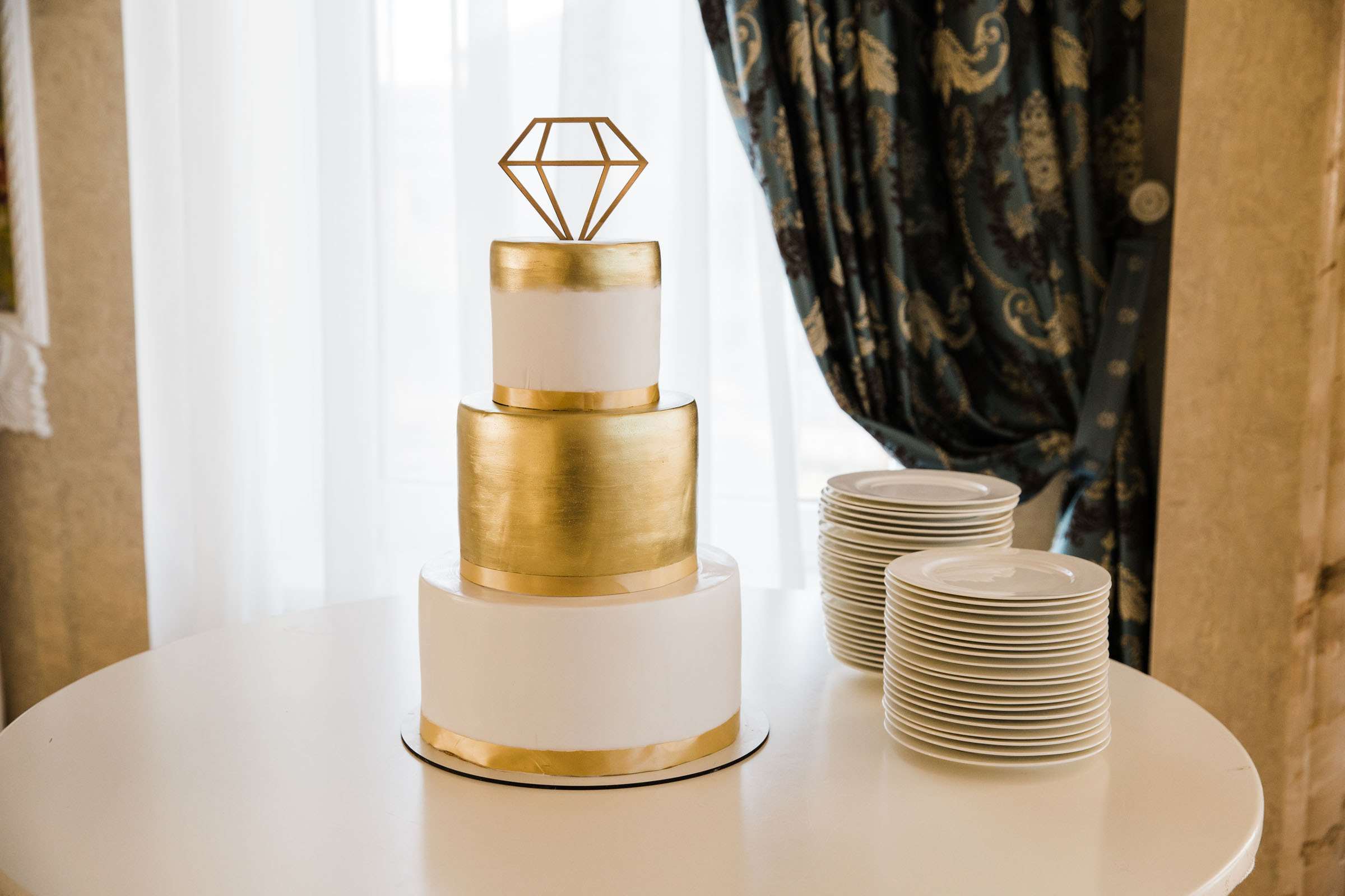 Выпить сразу: против безумия толп // Максим&Лиза. Фотограф Алутера Ирина