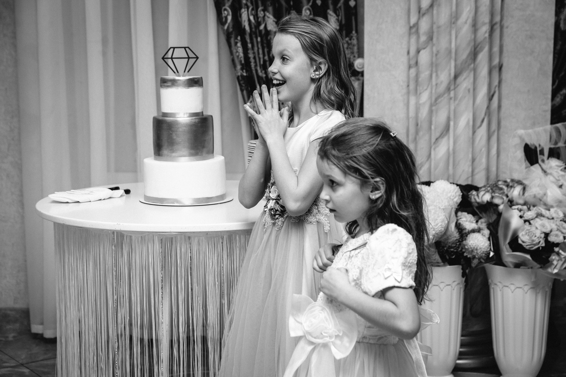 Выпить сразу: против безумия толп // Максим&Лиза. Фотограф Алутера Ирина