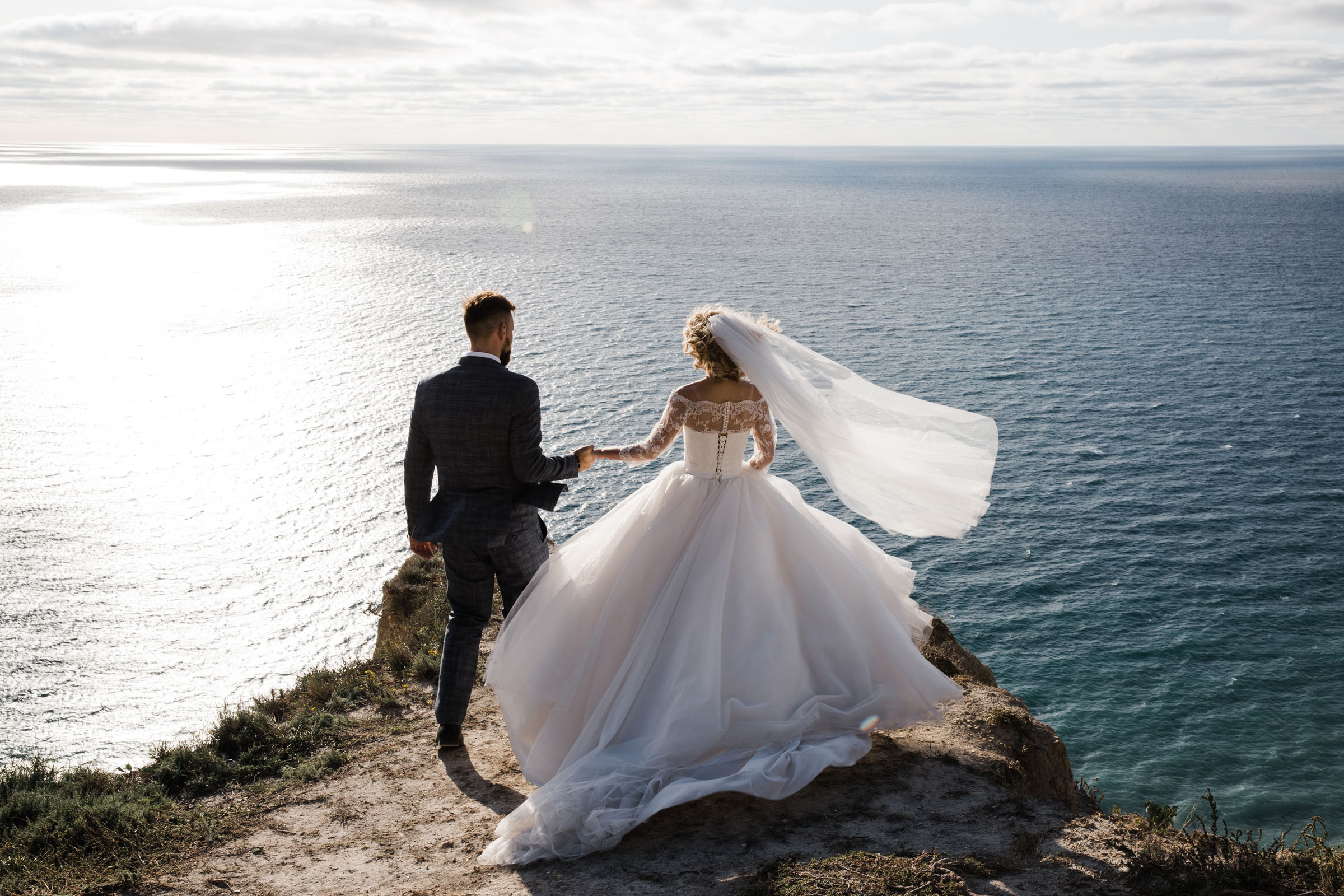 Выпить сразу: против безумия толп // Максим&Лиза. Фотограф Алутера Ирина