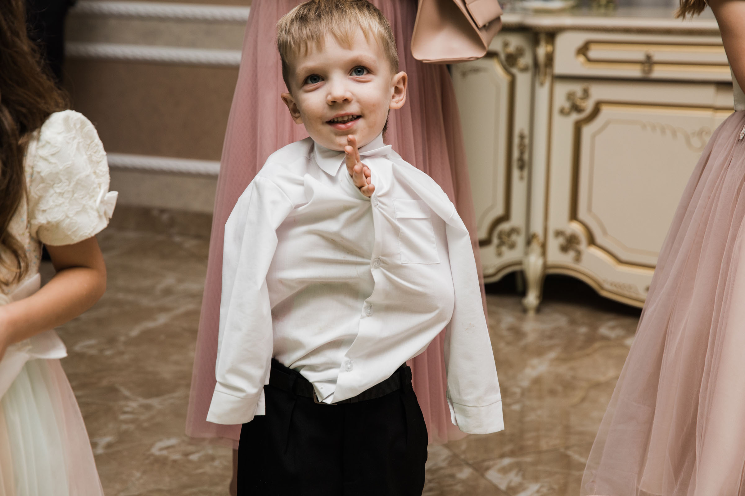 Выпить сразу: против безумия толп // Максим&Лиза. Фотограф Алутера Ирина