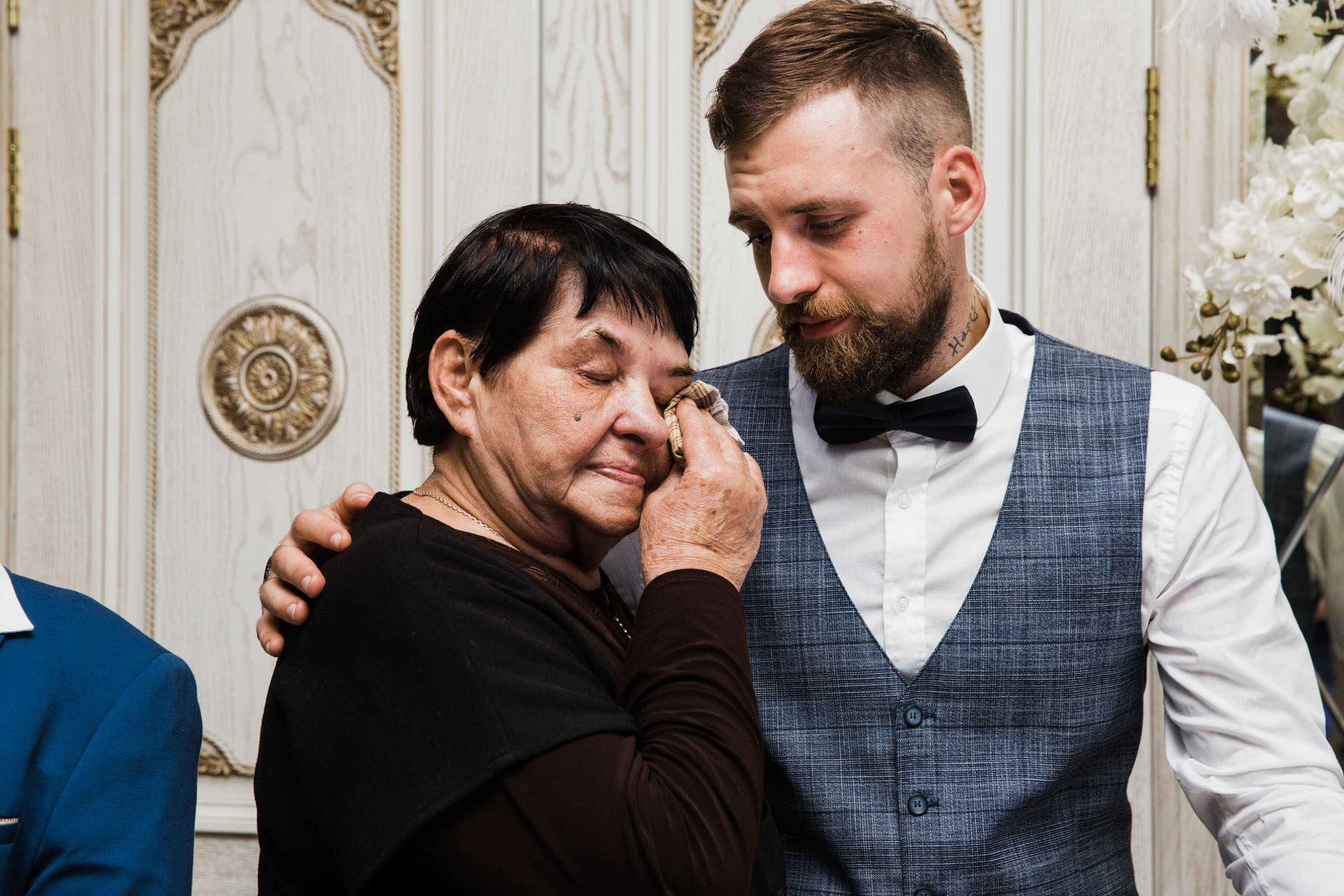 Выпить сразу: против безумия толп // Максим&Лиза. Фотограф Алутера Ирина