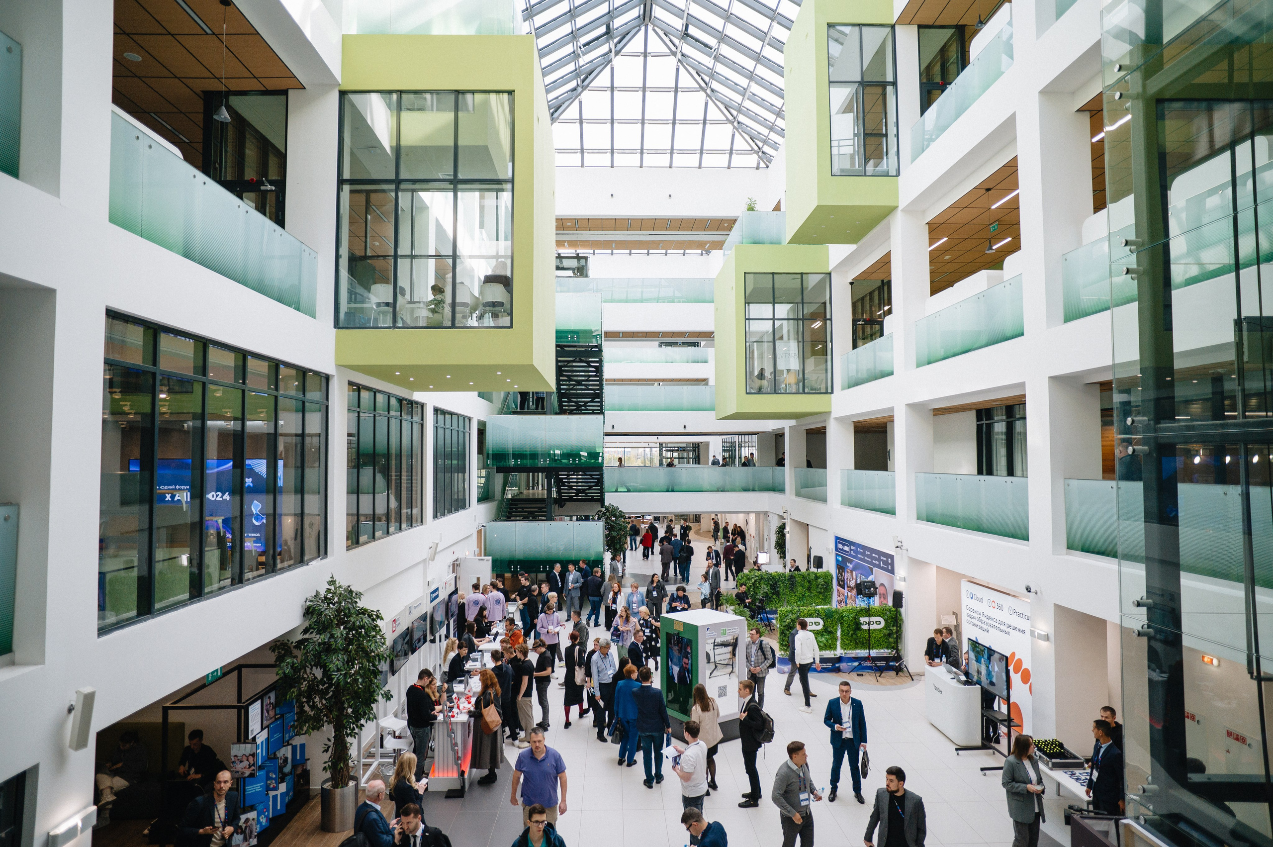 Digital Innopolis Days 2024 & Innopolis AI Conference. Свадебный и репортажный фотограф в Казани Айрат Хайриев