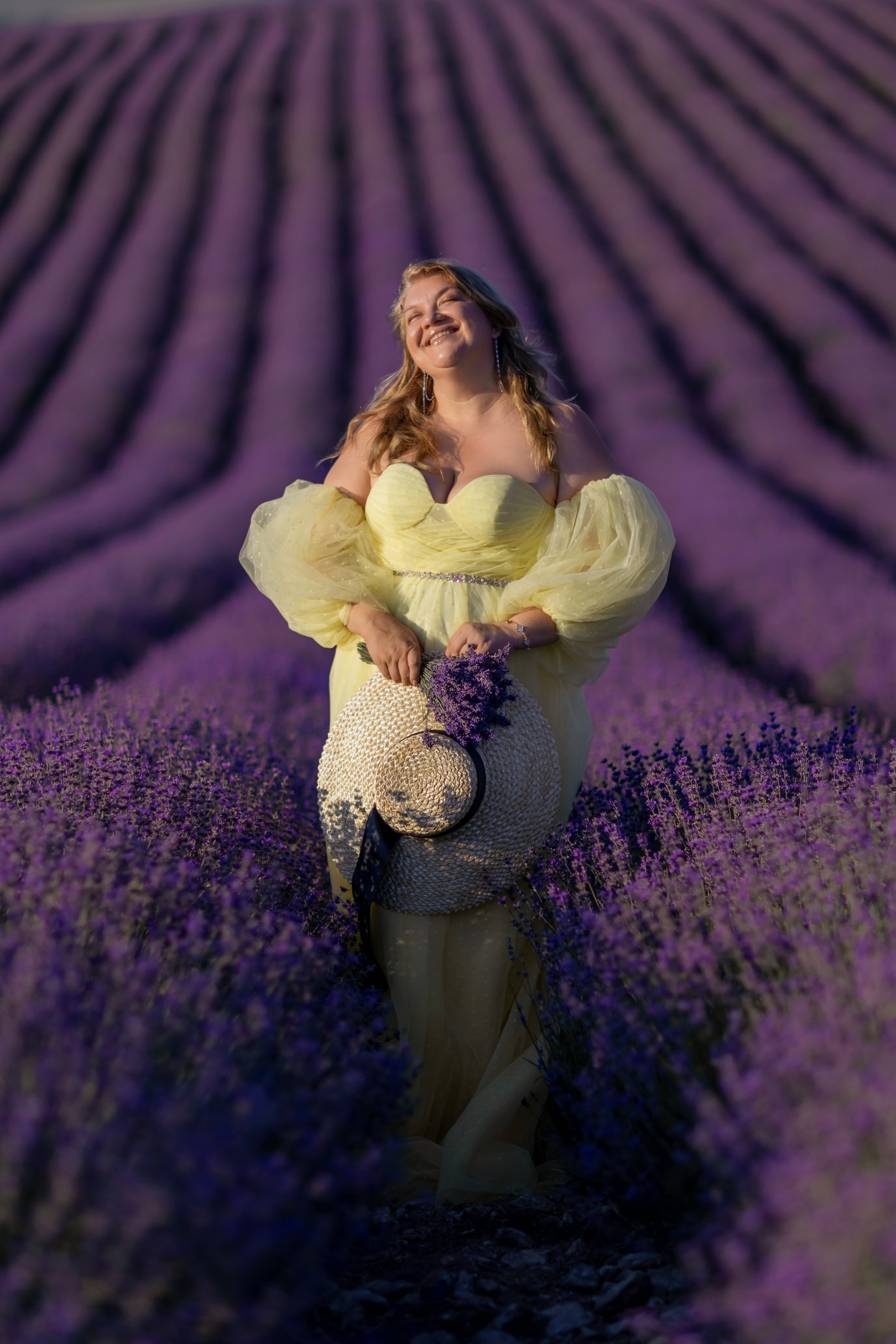 №3 Желтое  платье, корсет с шнуровкой                                                                                                размер  44-46 (при большом желании и на 54 зашнурую:)